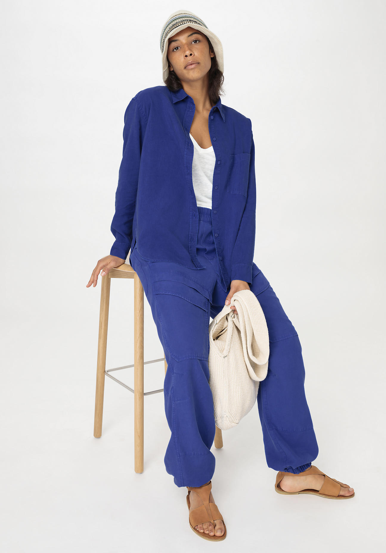 hessnatur Damen Bluse Relaxed aus TENCEL™ Lyocell mit Leinen - blau Grösse36 von hessnatur