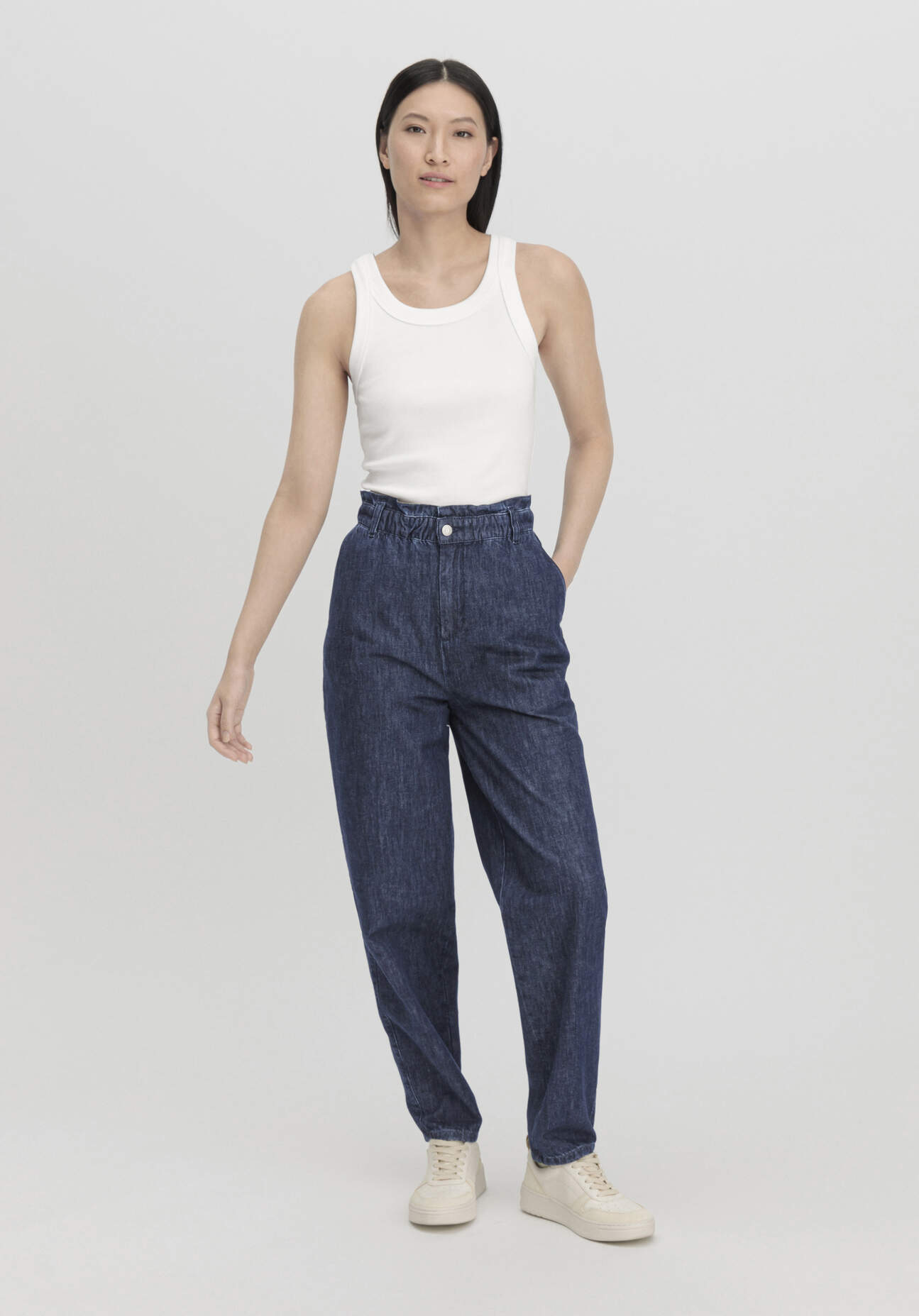 hessnatur Damen Jeans Paperbag Relaxed aus Bio-Denim mit Kapok - blau Grösse42 von hessnatur