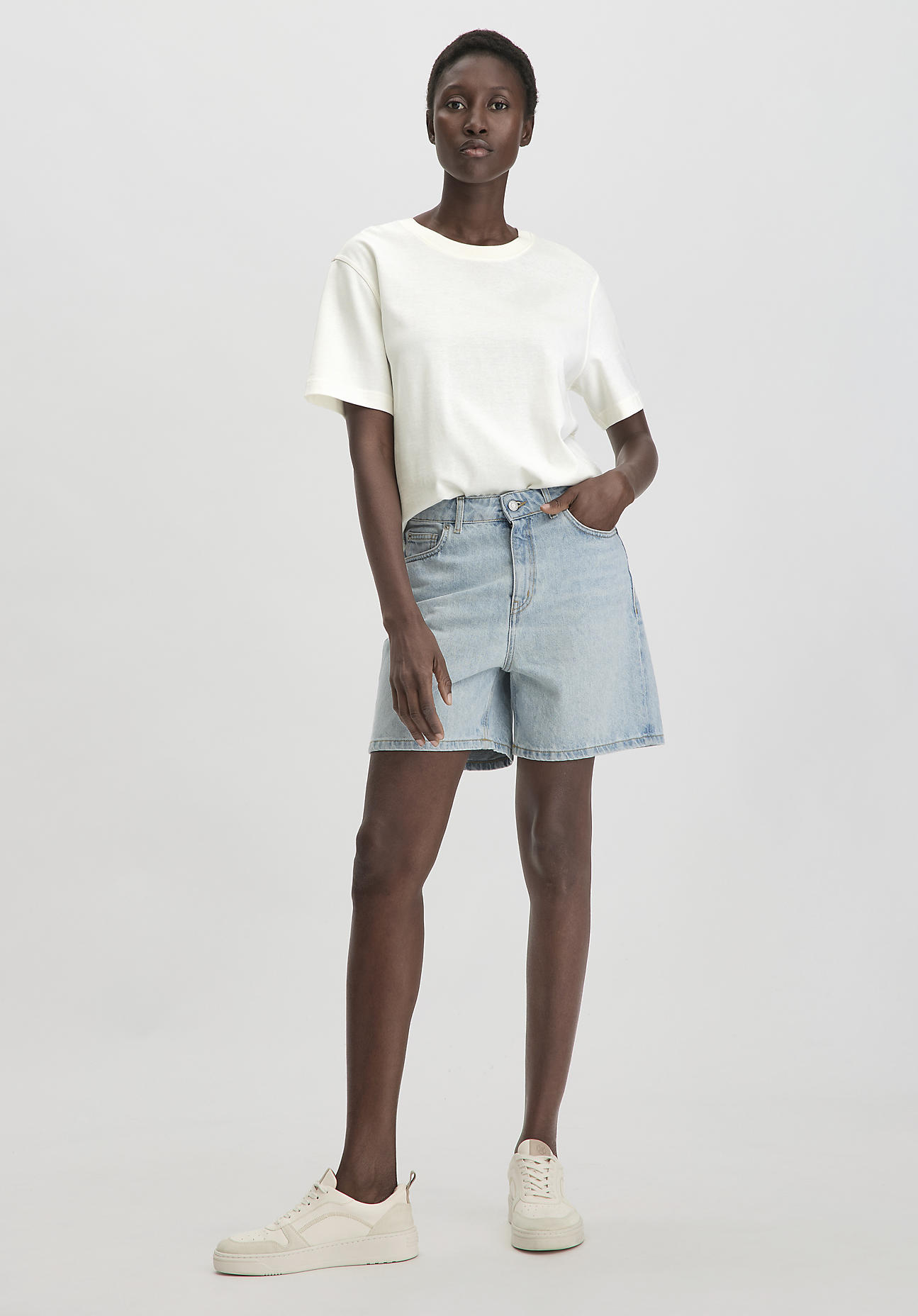 hessnatur Damen Jeans Shorts Relaxed aus Bio-Denim - blau Grösse31 hessnatur Damen Jeans Shorts Relaxed aus Bio-Denim - blau Grösse31 von hessnatur
