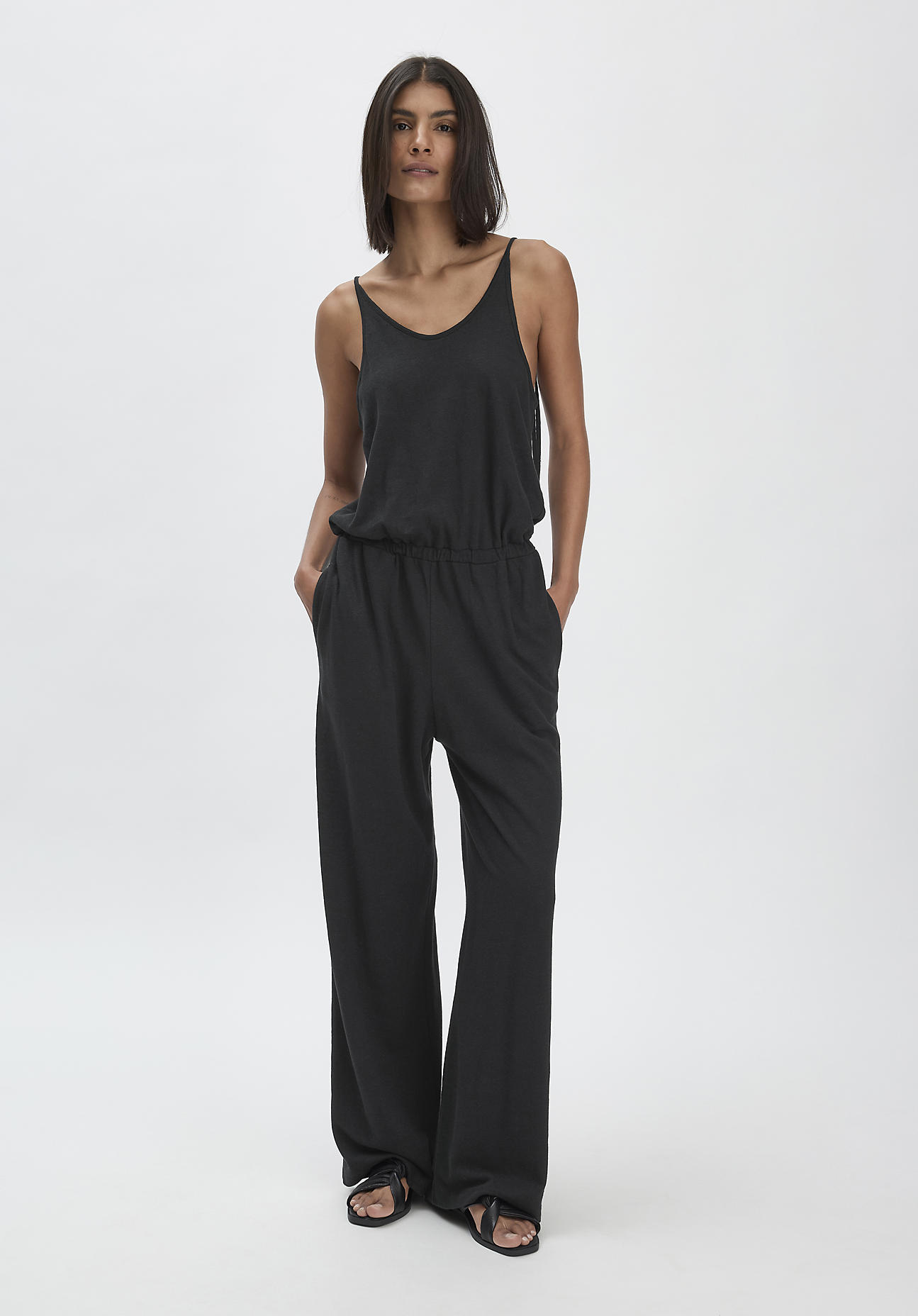 hessnatur Damen Jersey Jumpsuit Relaxed aus Leinen und Bio-Baumwolle - schwarz Grösse46 von hessnatur