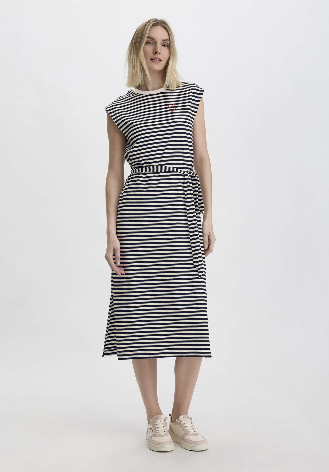hessnatur Damen Jersey Kleid Midi Regular aus Bio-Baumwolle - schwarz Grösse48 von hessnatur