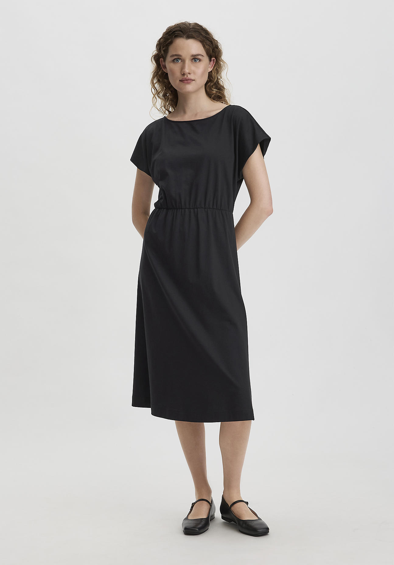 hessnatur Damen Jersey Kleid Midi Relaxed aus Bio-Baumwolle - schwarz Grösse48 hessnatur Damen Jersey Kleid Midi Relaxed aus Bio-Baumwolle - schwarz Grösse48 von hessnatur