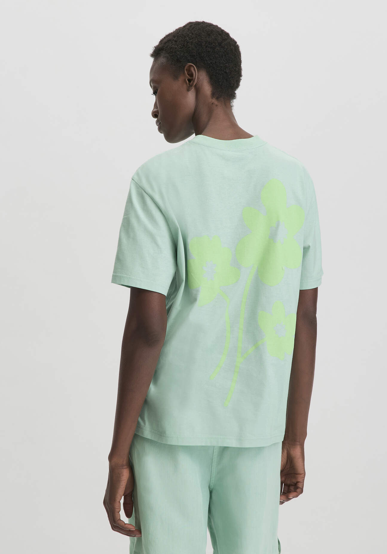 hessnatur Damen Print T-Shirt Oversize aus Bio-Baumwolle - grün Grösse42 von hessnatur