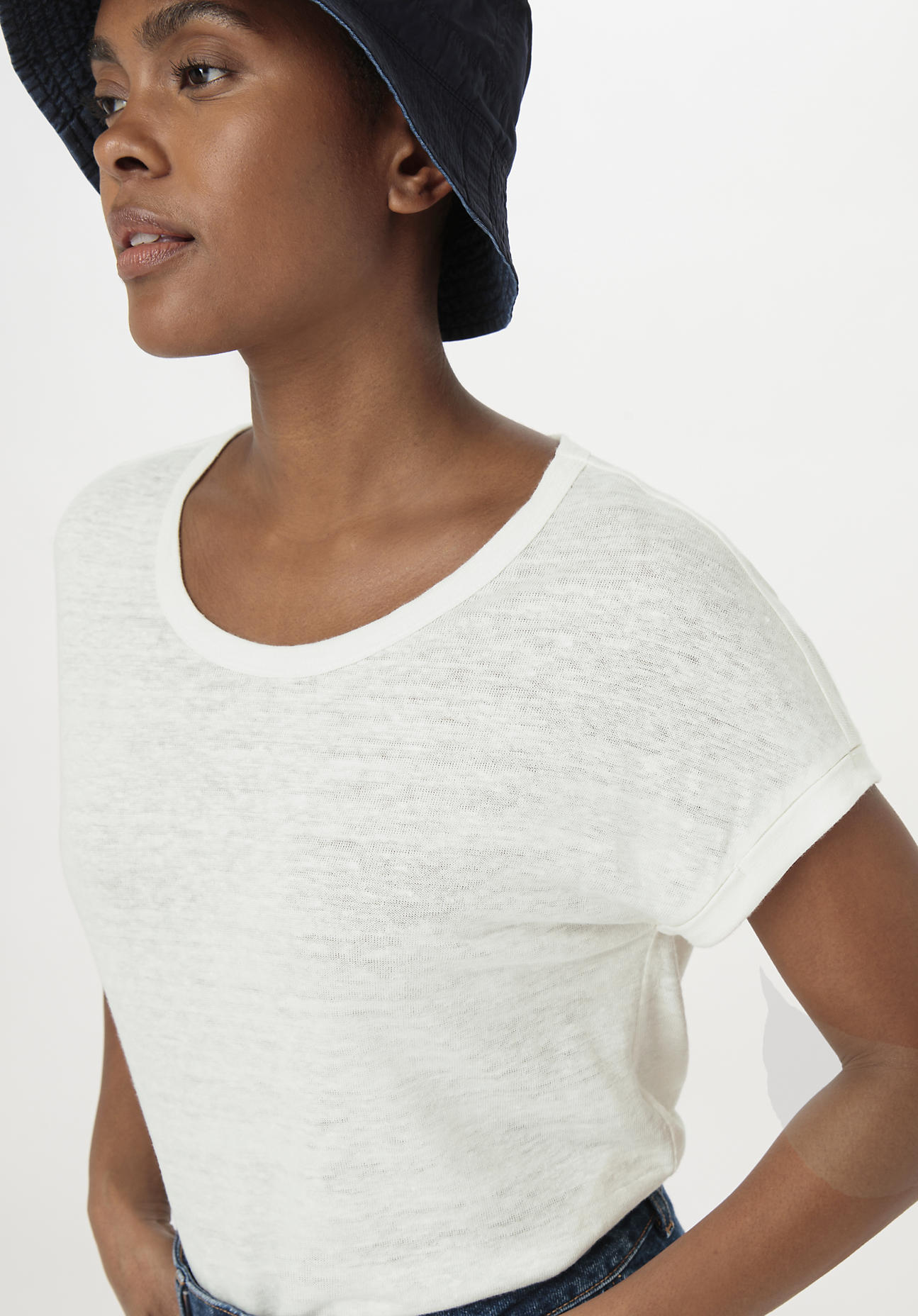 hessnatur Damen Shirt Kurzarm Regular aus Leinen - weiß Grösse46 von hessnatur