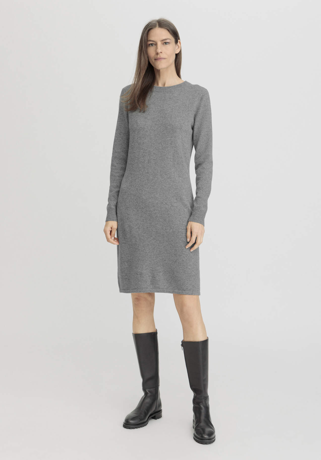 hessnatur Damen Strickkleid Mini Regular aus weicher Schurwolle mit Kaschmir - grau Grösse40 hessnatur Damen Strickkleid Mini Regular aus weicher Schurwolle mit Kaschmir - grau Grösse40 von hessnatur