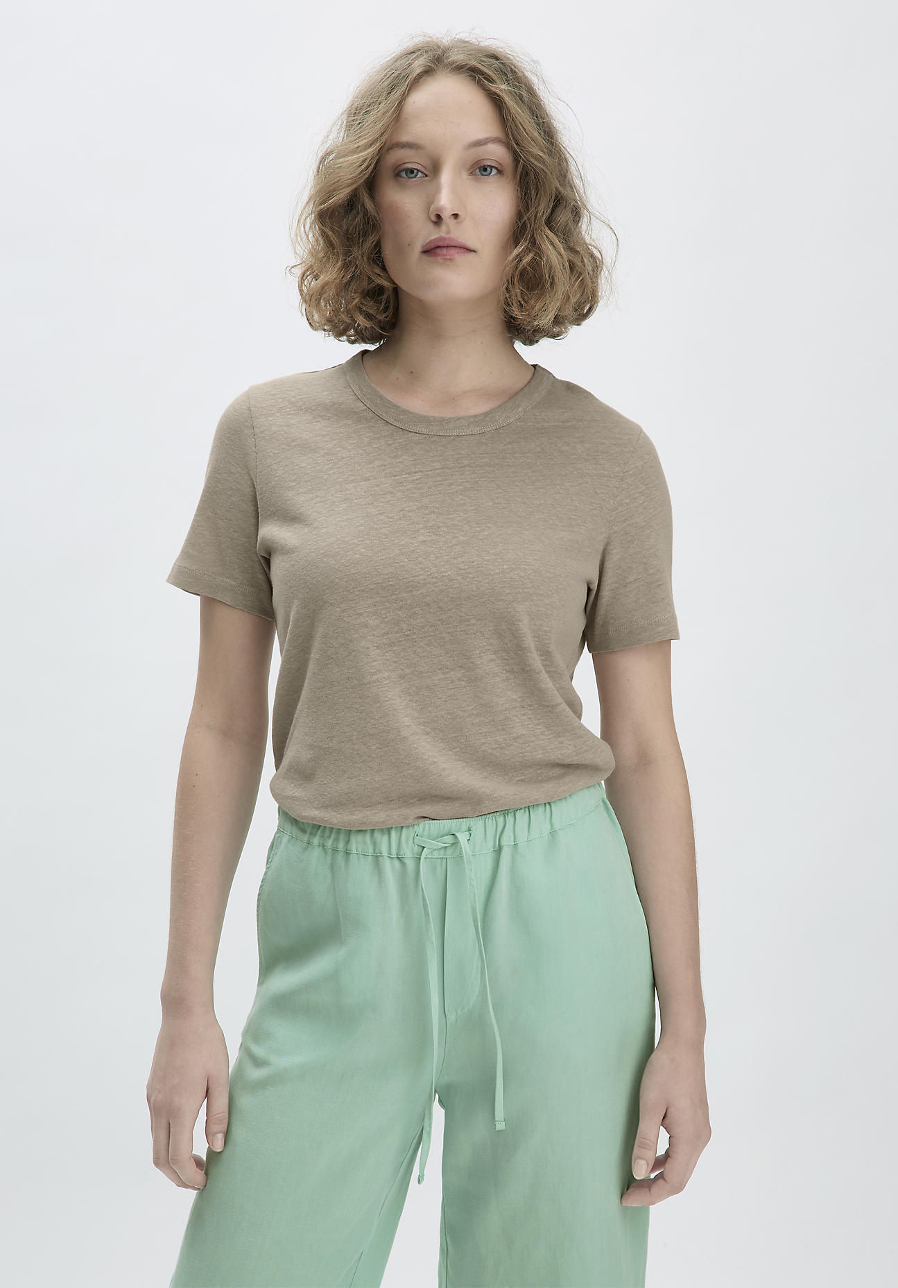 hessnatur Damen T-Shirt Relaxed aus Leinen und Bio-Baumwolle - beige Grösse42 hessnatur Damen T-Shirt Relaxed aus Leinen und Bio-Baumwolle - beige Grösse42 von hessnatur