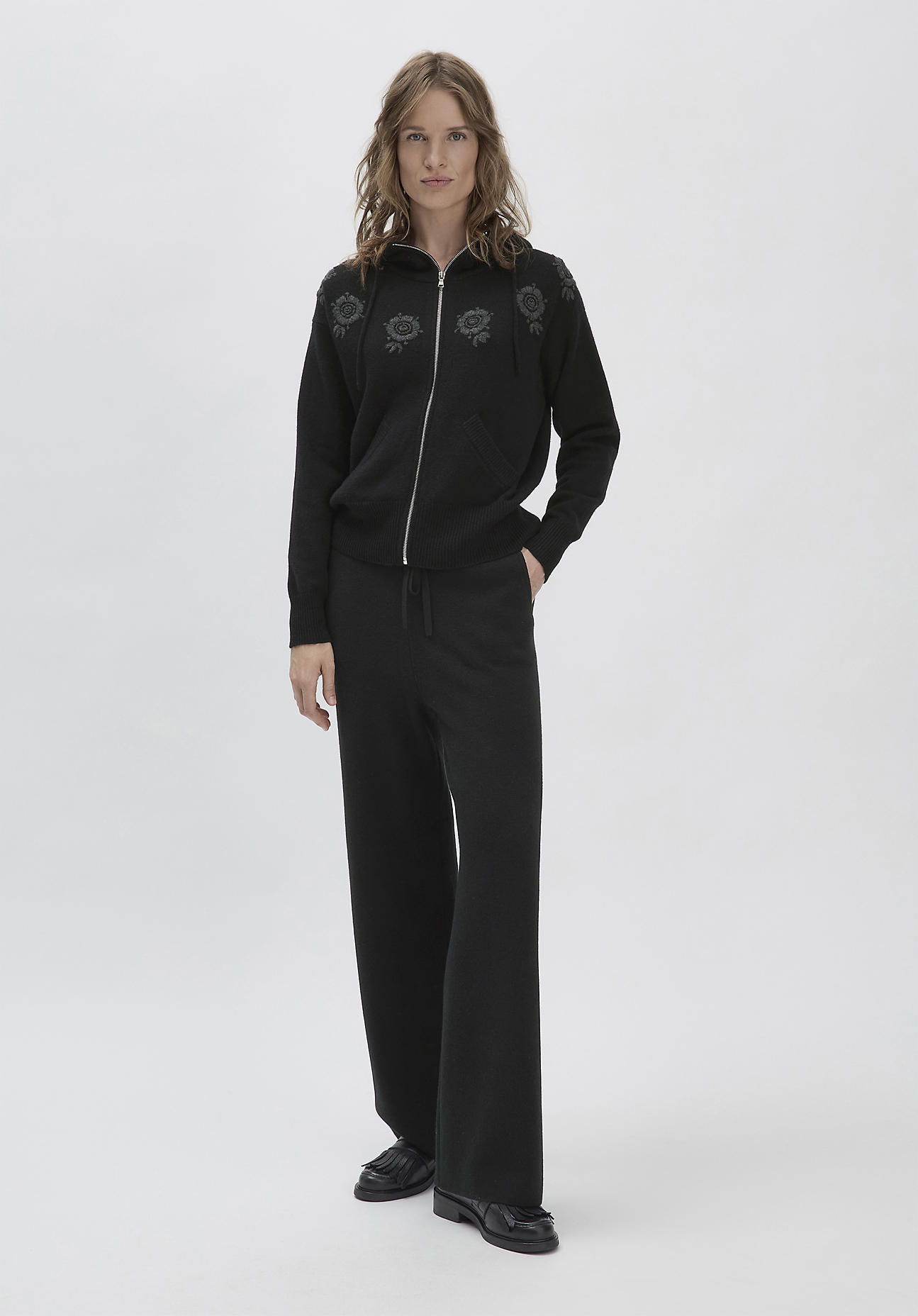hessnatur Damen WUNDERKIND × HESSNATUR Strickhose Relaxed aus Bio-Merinowolle mit Kaschmir - schwarz GrösseXS hessnatur Damen WUNDERKIND × HESSNATUR Strickhose Relaxed aus Bio-Merinowolle mit Kaschmir - schwarz GrösseXS von hessnatur