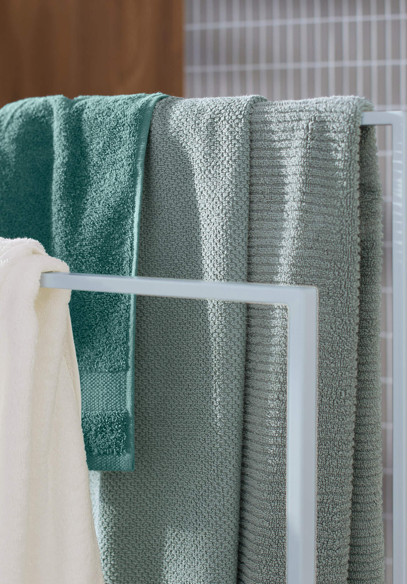 hessnatur Frottier Handtuch Rippstruktur aus Bio-Baumwolle - grün Grösse50x100 cm hessnatur Frottier Handtuch Rippstruktur aus Bio-Baumwolle - grün Grösse50x100 cm von hessnatur