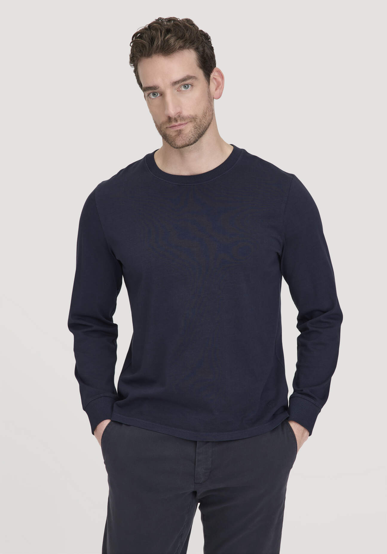 hessnatur Herren Jersey Longsleeve Relaxed aus Bio-Baumwolle - blau Grösse48 von hessnatur
