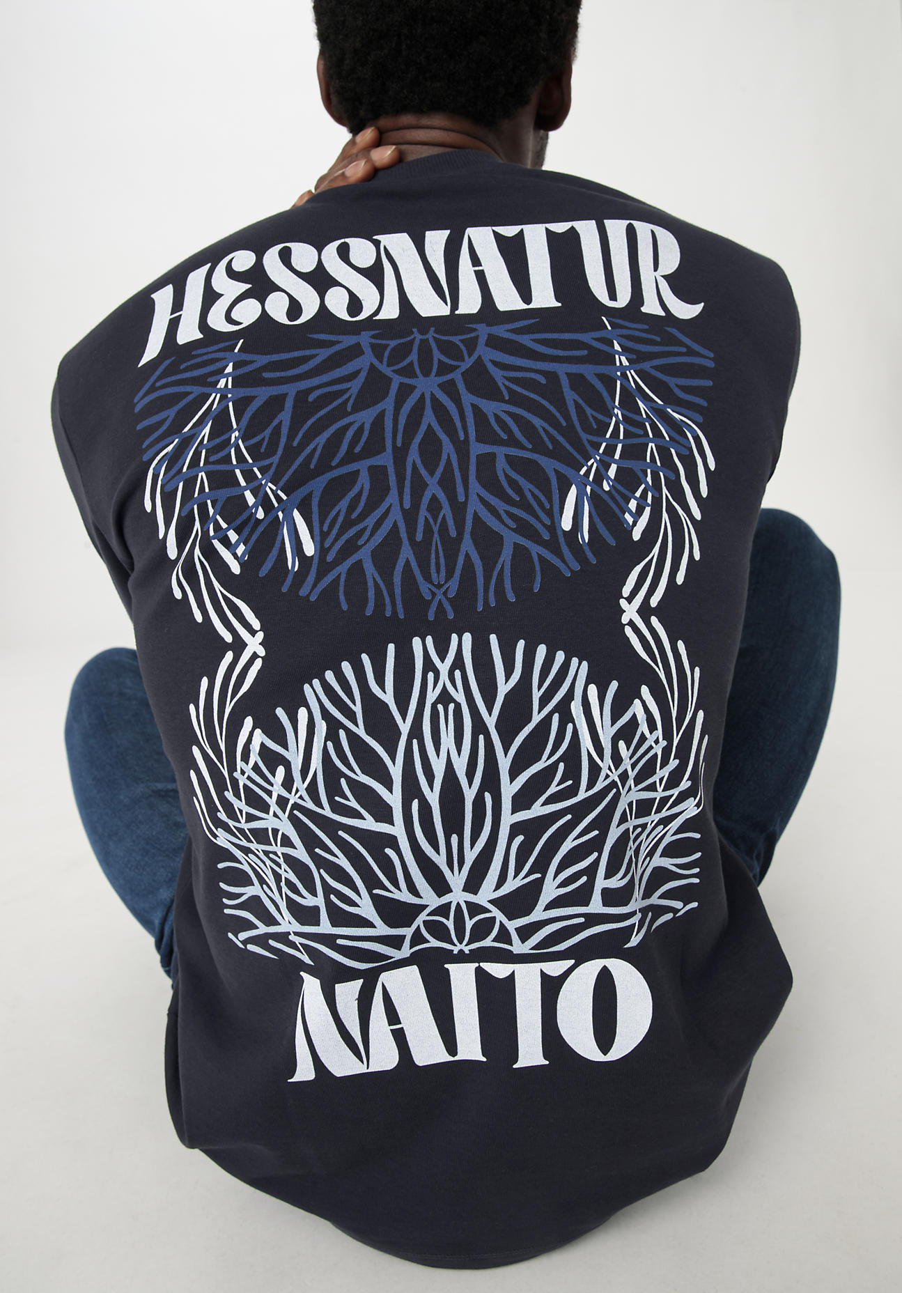 hessnatur Herren NAITO X HESSNATUR Heavy T-Shirt Relaxed aus Bio-Baumwolle - blau GrösseL von hessnatur