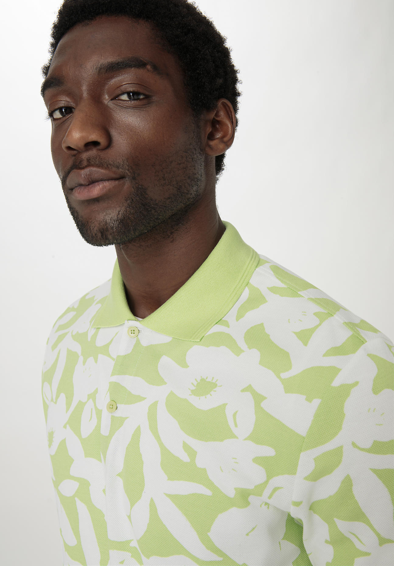 hessnatur Herren Zwirn Polo Shirt Regular aus Bio-Baumwolle - grün Grösse52 von hessnatur