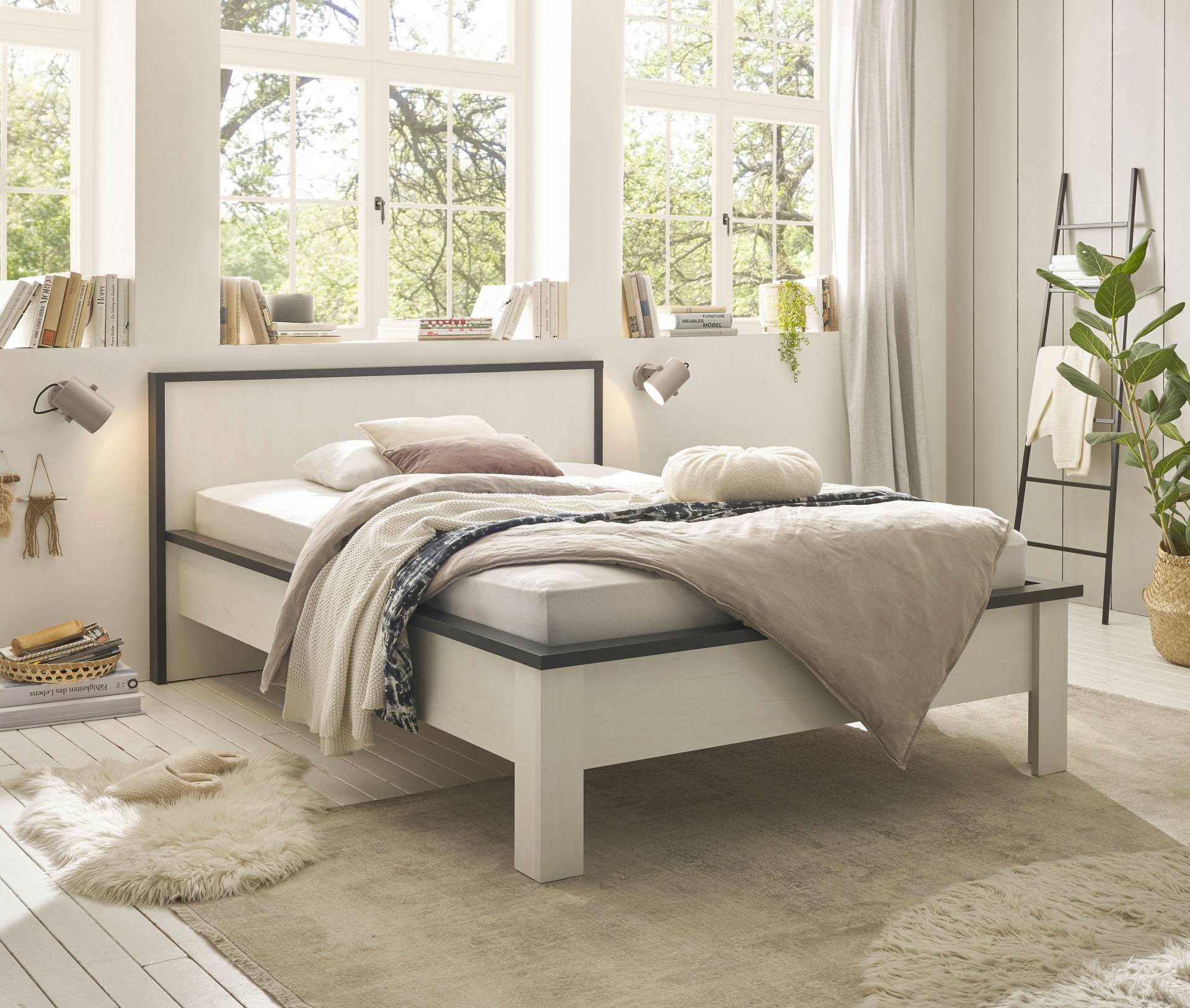 Home affaire Einzelbett »SHERWOOD Liegefläche 90/140 oder 180x200 cm«, aus FSC®-zertifiziertem Holzwerkstoff, rustikaler Landhausstil von home affaire