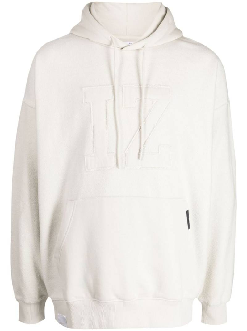 izzue logo-appliqué fleece-texture hoodie - Neutrals von izzue