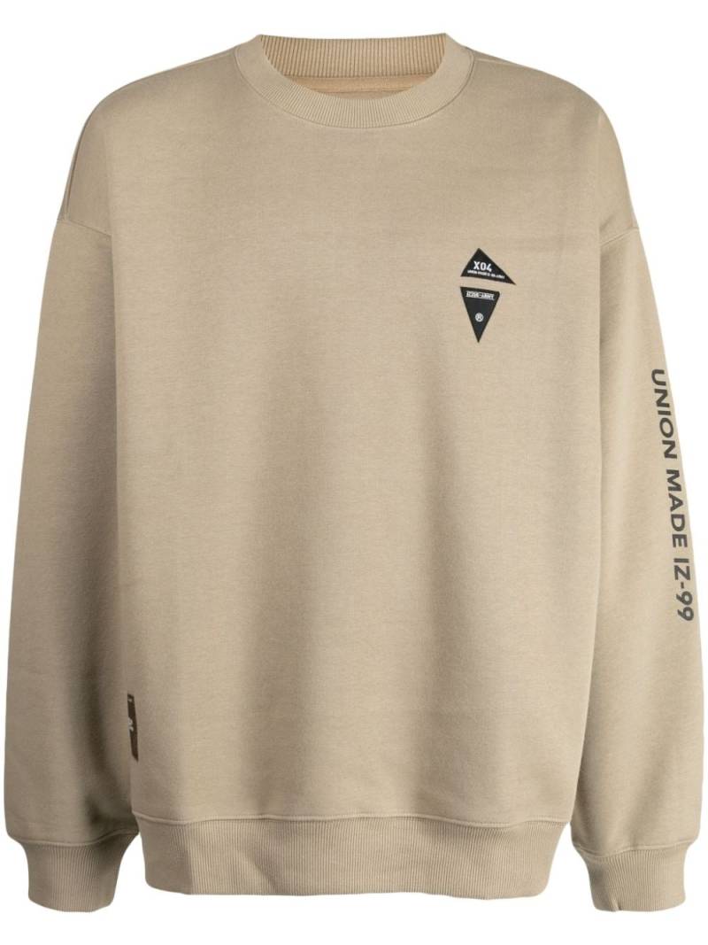 izzue logo-patches cotton-blend sweatshirt - Brown von izzue