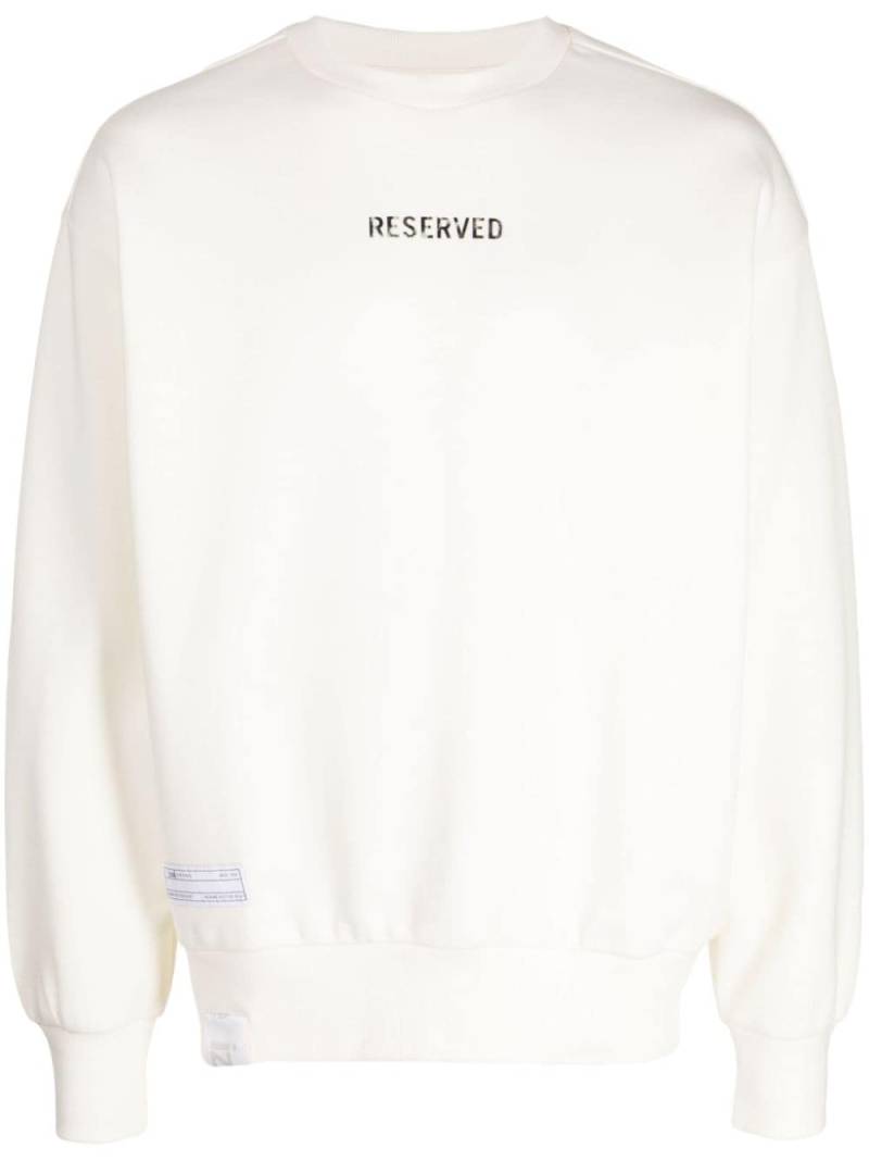izzue logo-print sweatshirt - White von izzue