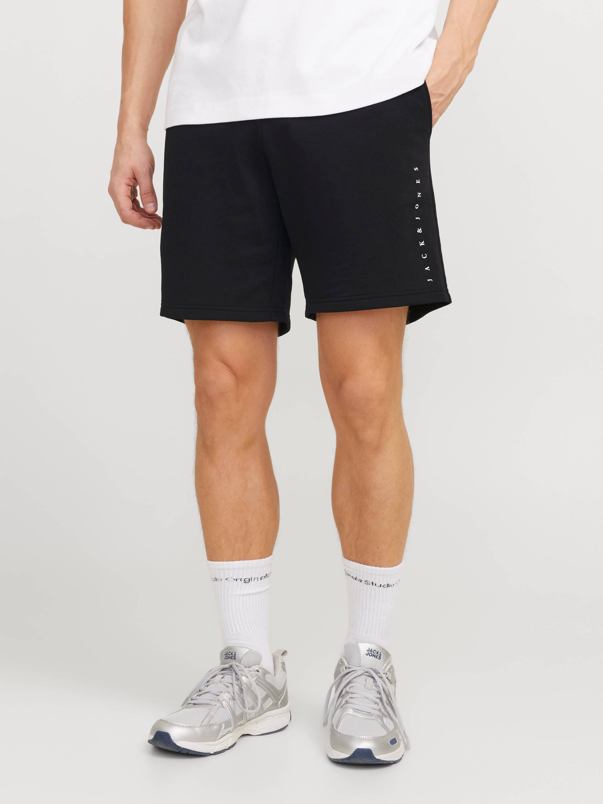Jack & Jones Shorts »JPSTGORDON STAR JJ SWEAT SHORTS SRT SN«, mit Logo Schriftzug Jack & Jones Shorts »JPSTGORDON STAR JJ SWEAT SHORTS SRT SN«, mit Logo Schriftzug von jack & jones
