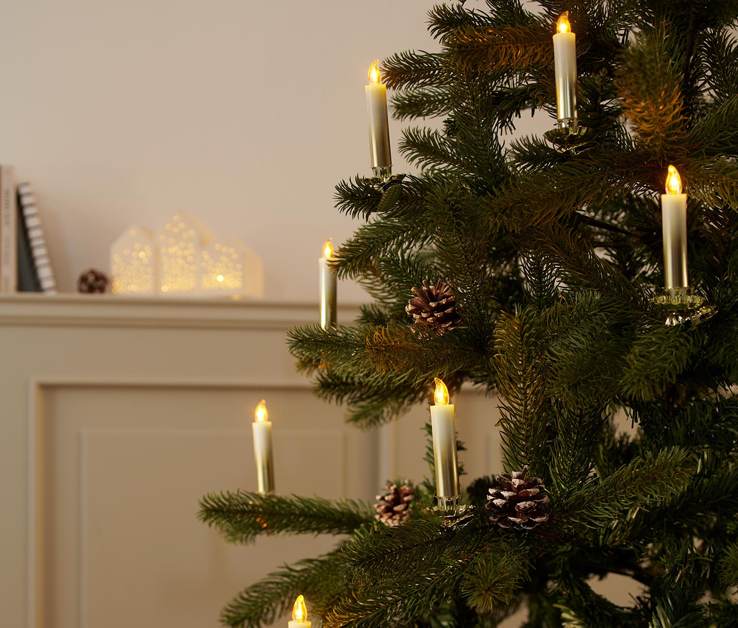 12 LED-Weihnachtsbaum-Kerzen, cremeweiss-goldfarben 12 LED-Weihnachtsbaum-Kerzen, cremeweiss-goldfarben
