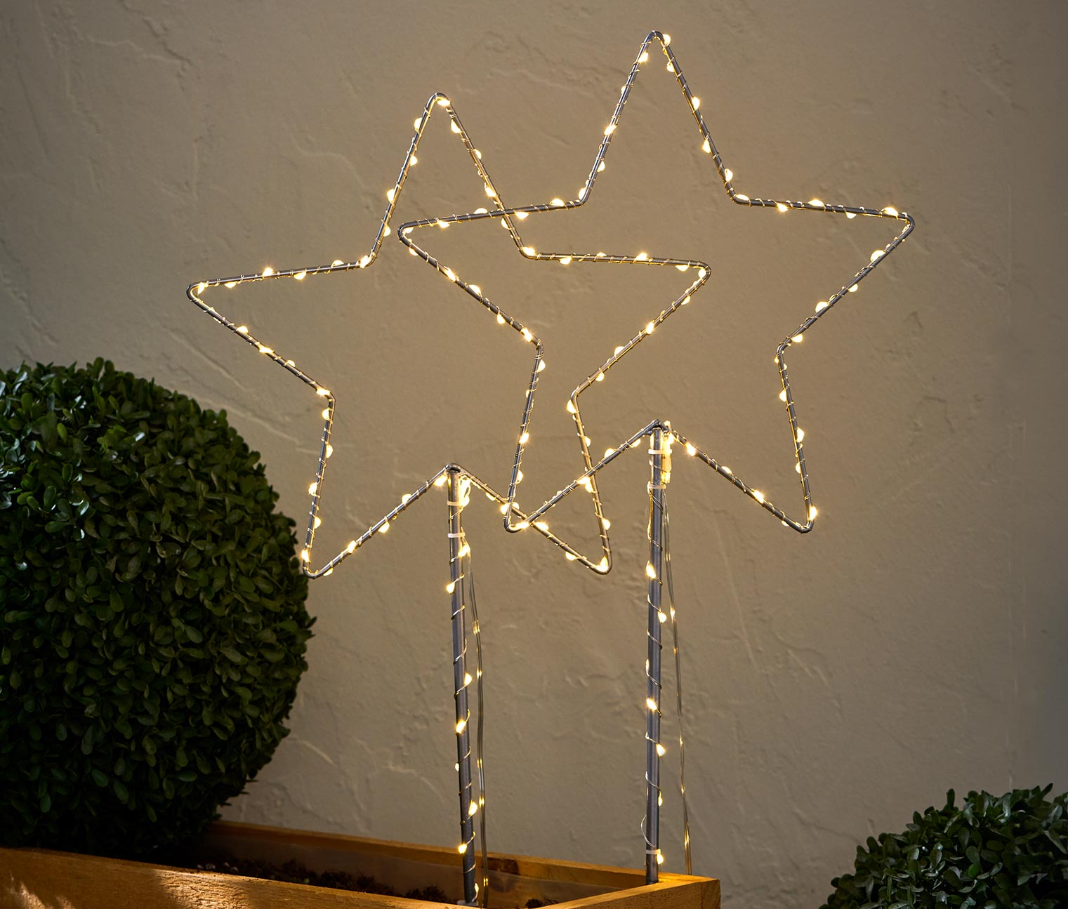 2 LED-Erdspiesse »Stern«, gross 2 LED-Erdspiesse »Stern«, gross