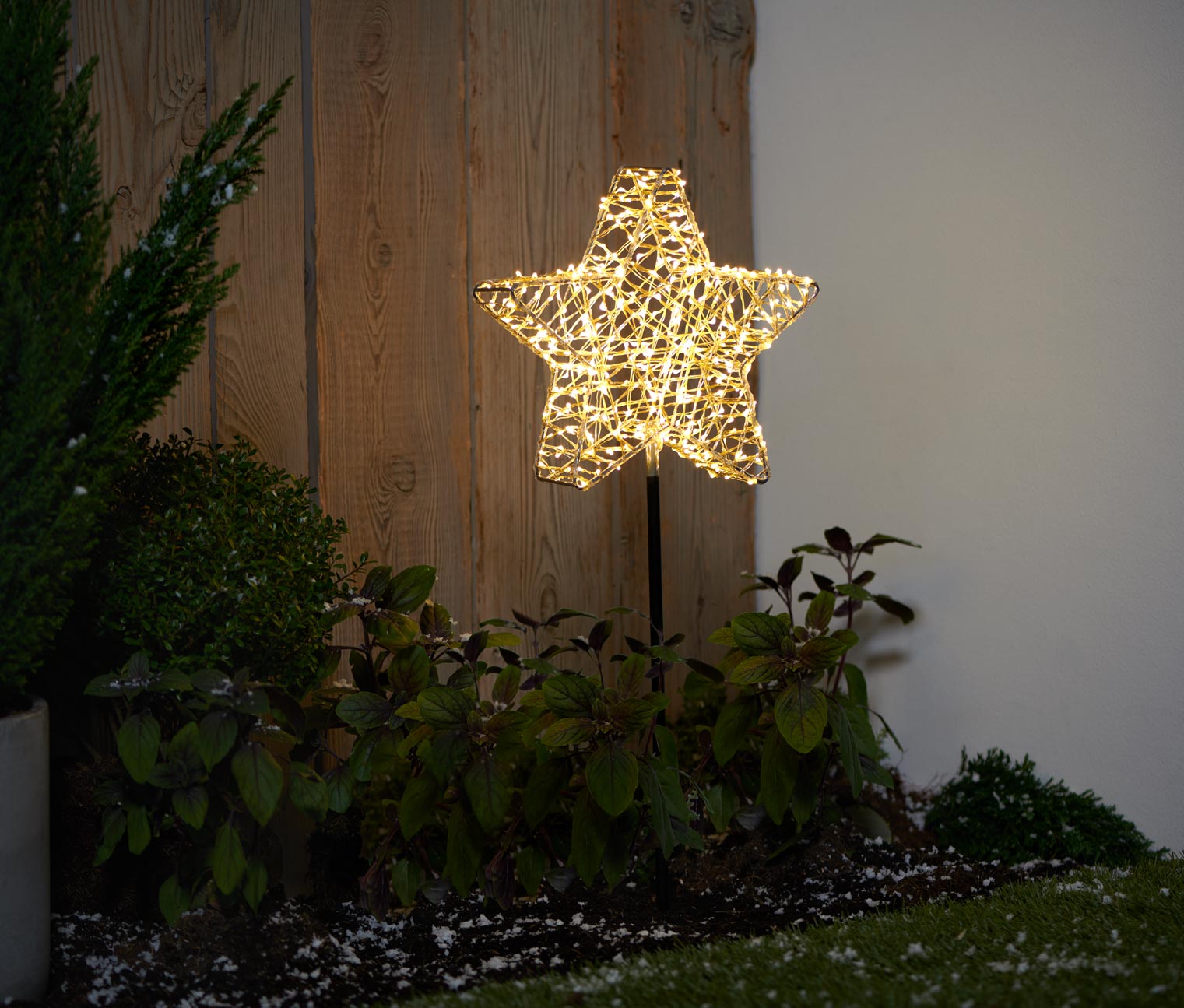 3D-LED-Outdoorstern mit Spiess, CH 3D-LED-Outdoorstern mit Spiess, CH