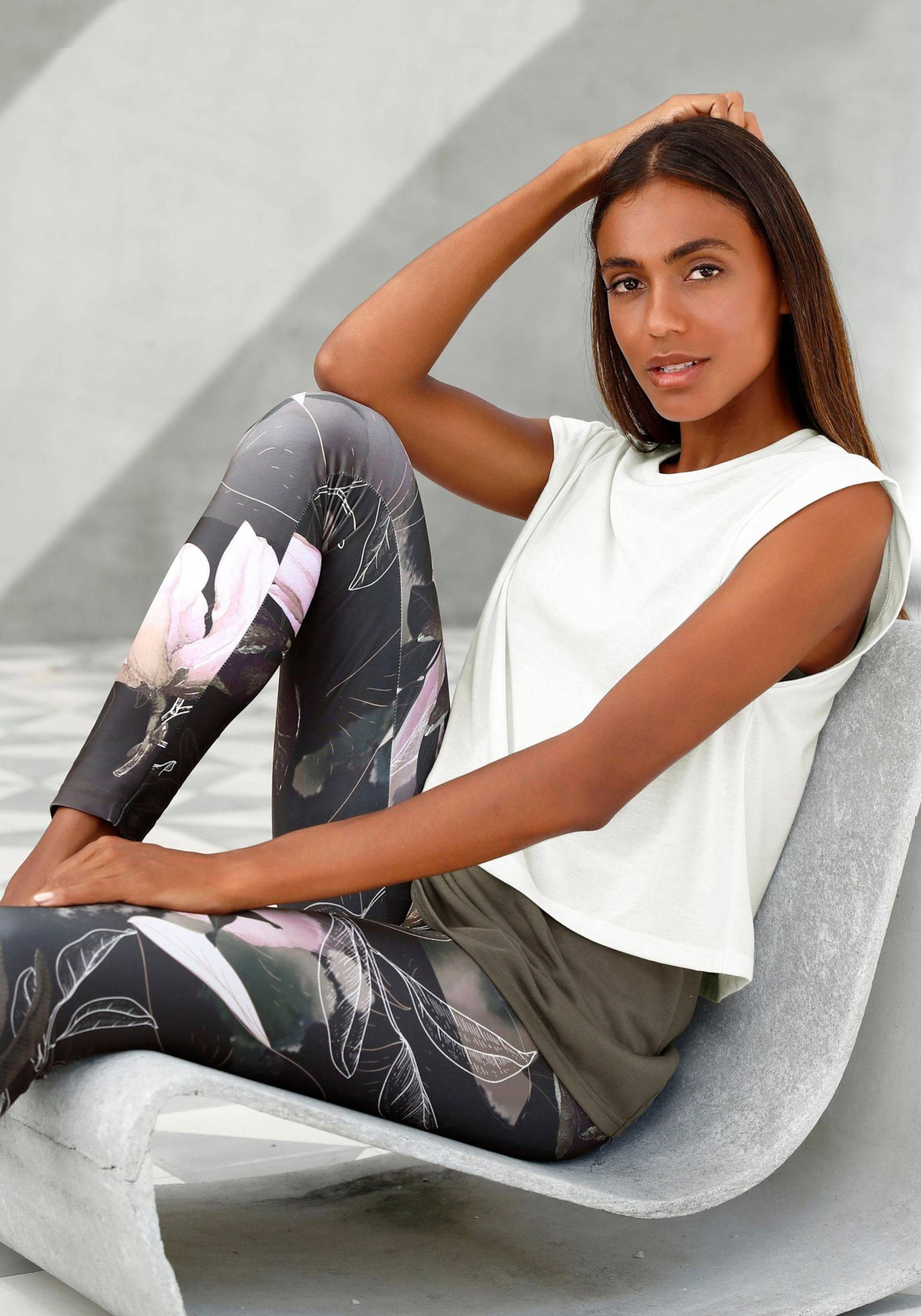 Leggings in gemustert-khaki-hellrosa von LASCANA ACTIVE