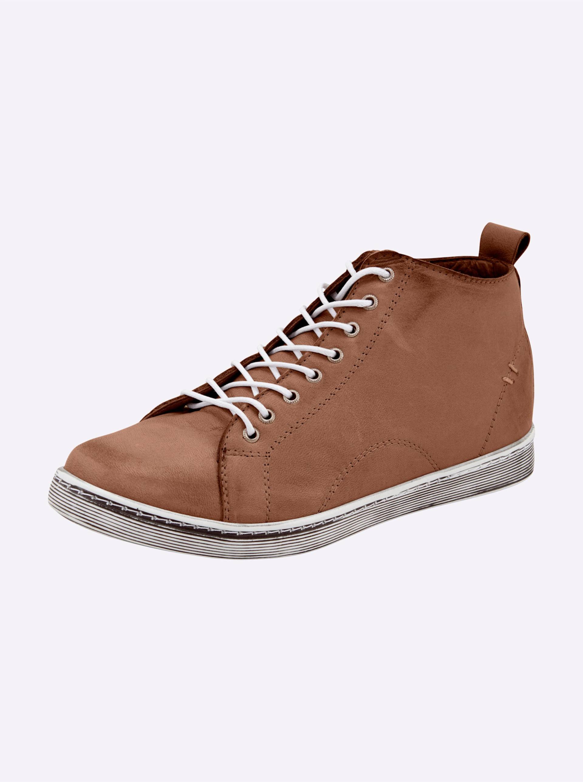 Sneaker in camel von Andrea Conti