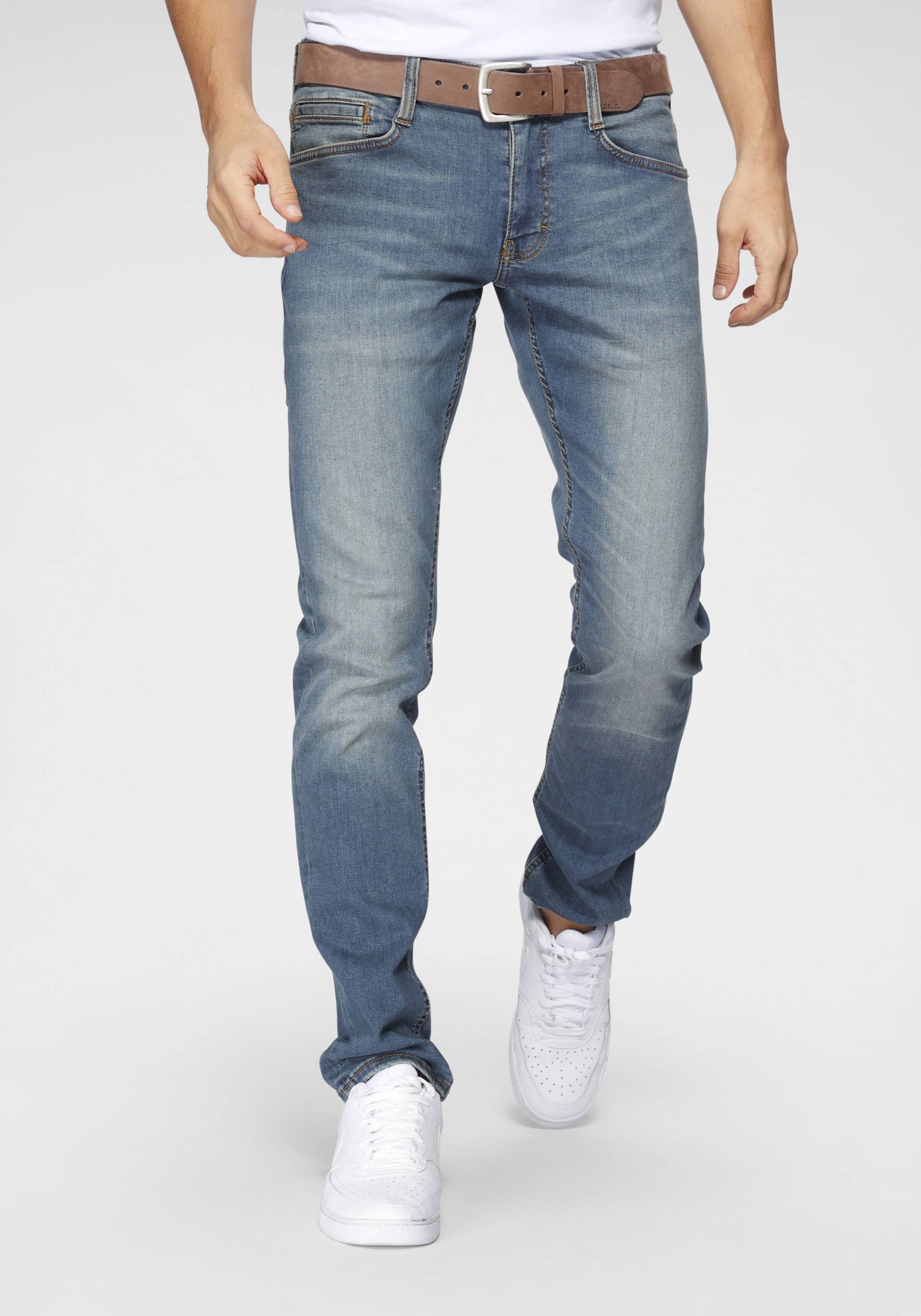 MUSTANG 5-Pocket-Jeans »Style Oregon Slim«, mit leichten Abriebeffekten von mustang