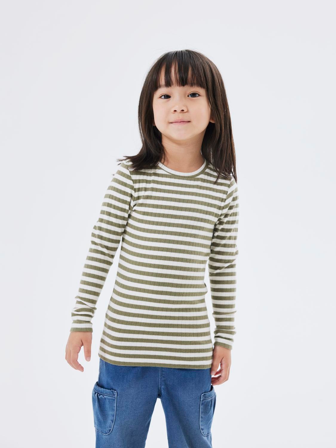 Name It T-Shirt »NMFSURAJA XSL LS TOP NOOS« Name It T-Shirt »NMFSURAJA XSL LS TOP NOOS« von name it