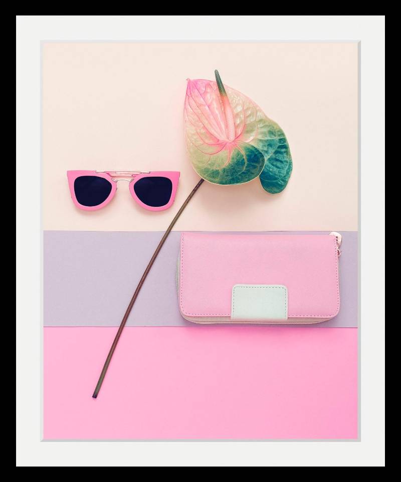 queence Bild »Sonnenbrille Pink«, Fashion-Magazincover-Mode-Modebilder-Blumen-Blumenbilder, HD Premium Poster-Druck inkl. Holzrahmen von queence