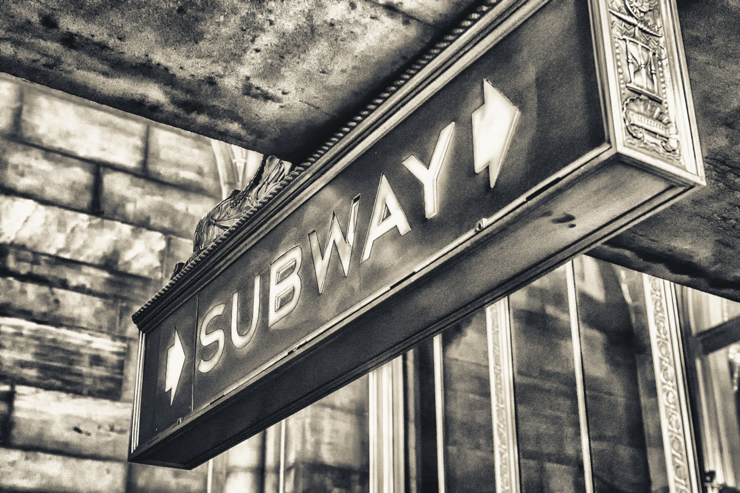 queence Acrylglasbild »SUBWAY Schild« von queence