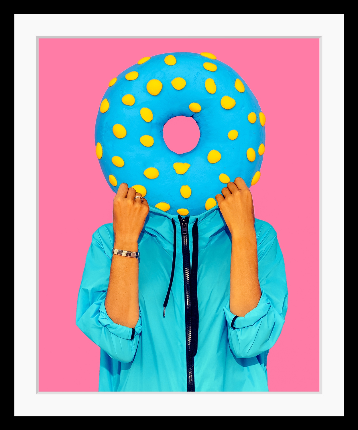 queence Bild »Antonia«, Frau-Süssspeisen-Süssigkeiten-Lebensmittel-Kunst, HD Premium Poster-Druck inkl. Holzrahmen queence Bild »Antonia«, Frau-Süssspeisen-Süssigkeiten-Lebensmittel-Kunst, HD Premium Poster-Druck inkl. Holzrahmen von queence