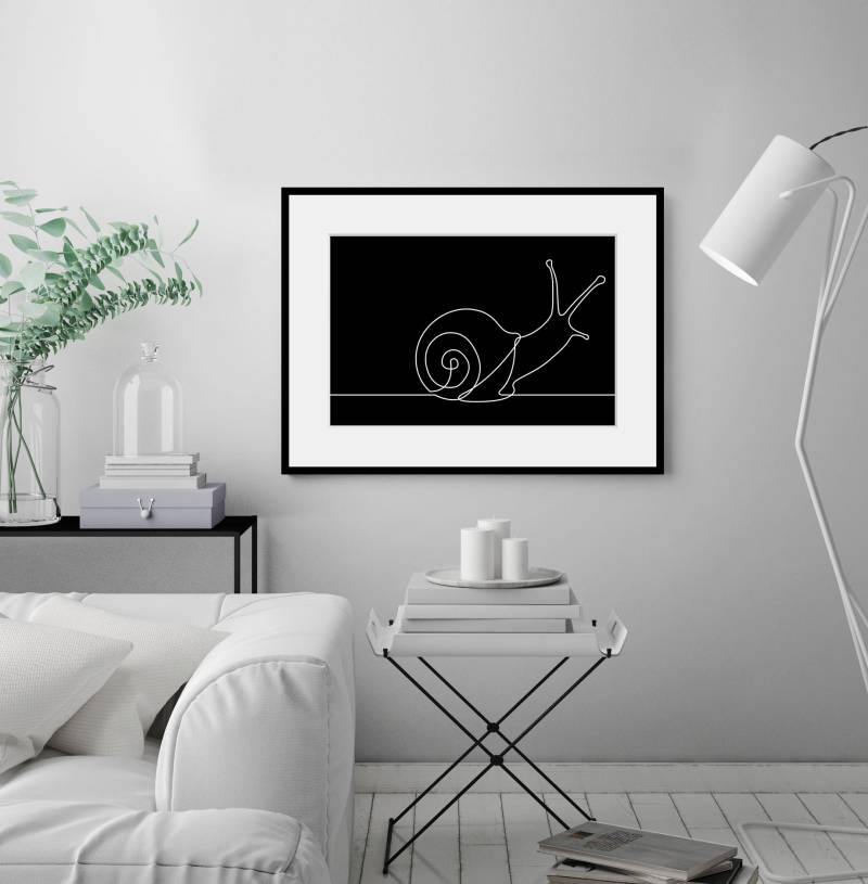 queence Bild »Schnecke«, Tiere-Schwarz-Weiss-Figuren-Abstrakt, (1 St.), HD Premium Poster-Druck inkl. Holzrahmen von queence