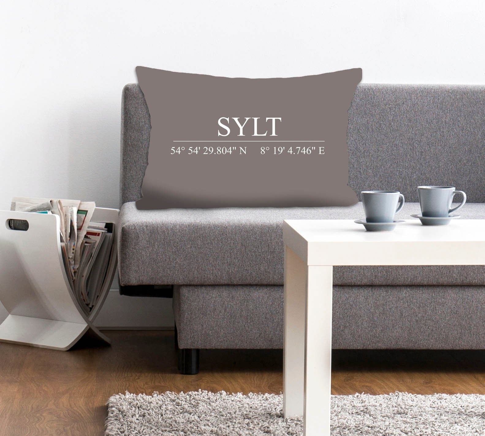 queence Dekokissen »Sylt«, Kissenhülle,Sylt Schriftzug,Sylt,Koordinaten,Nordsee,Maritim von queence