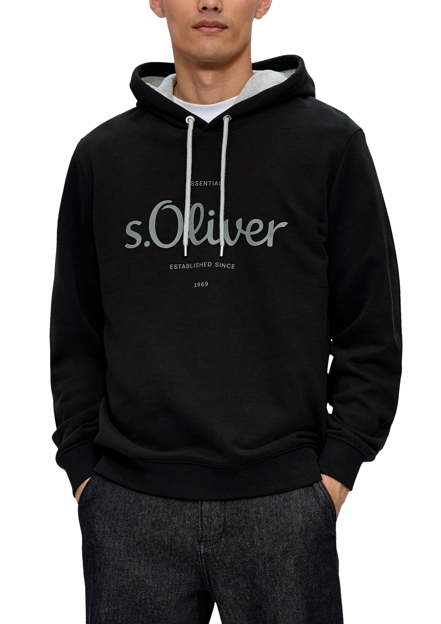 s.Oliver Kapuzensweatshirt, mit gummiertem Print von s.Oliver