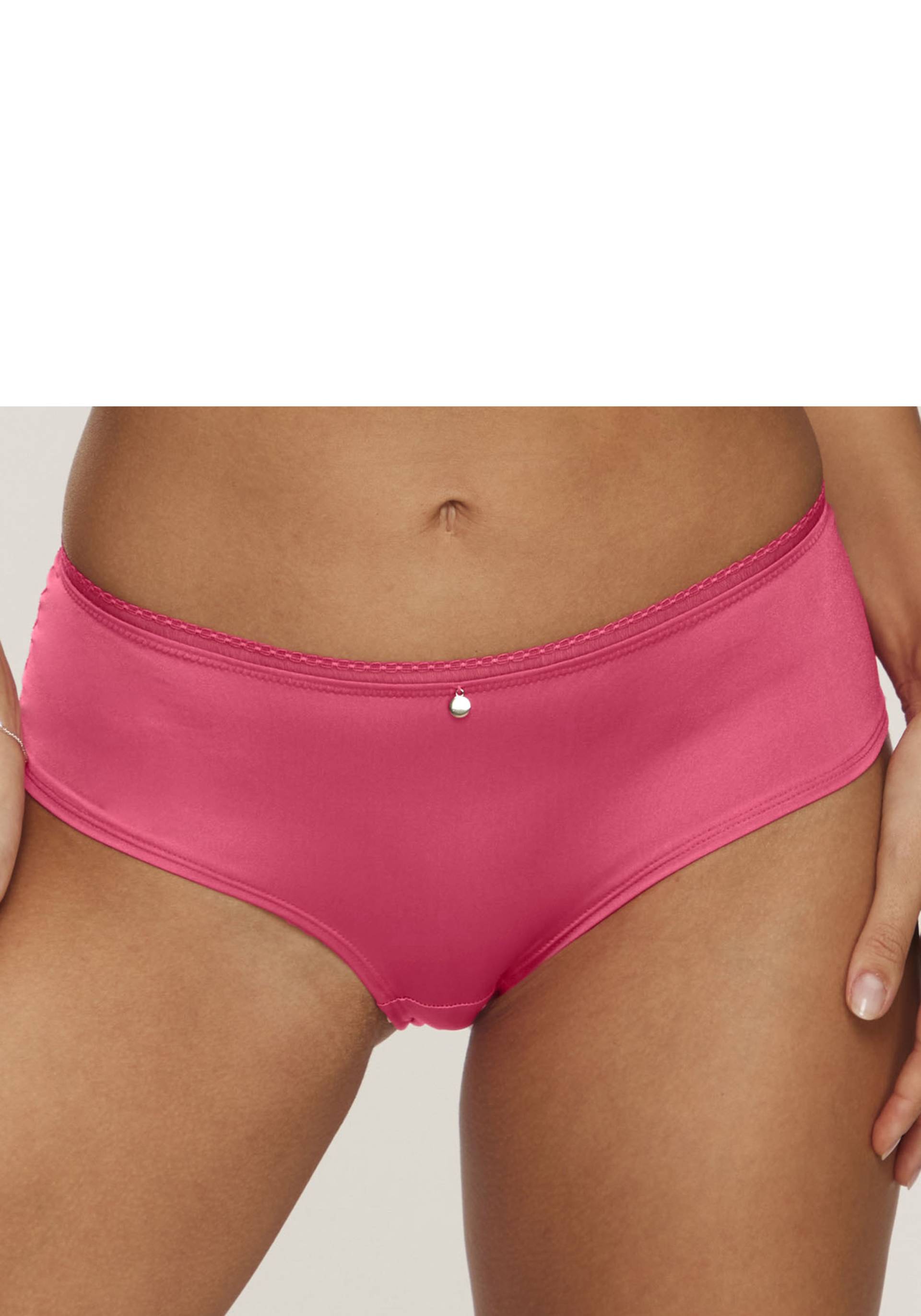 s.Oliver Panty »Pauline«, aus feiner Spitze und weichem Microtouch-Material s.Oliver Panty »Pauline«, aus feiner Spitze und weichem Microtouch-Material von s.Oliver