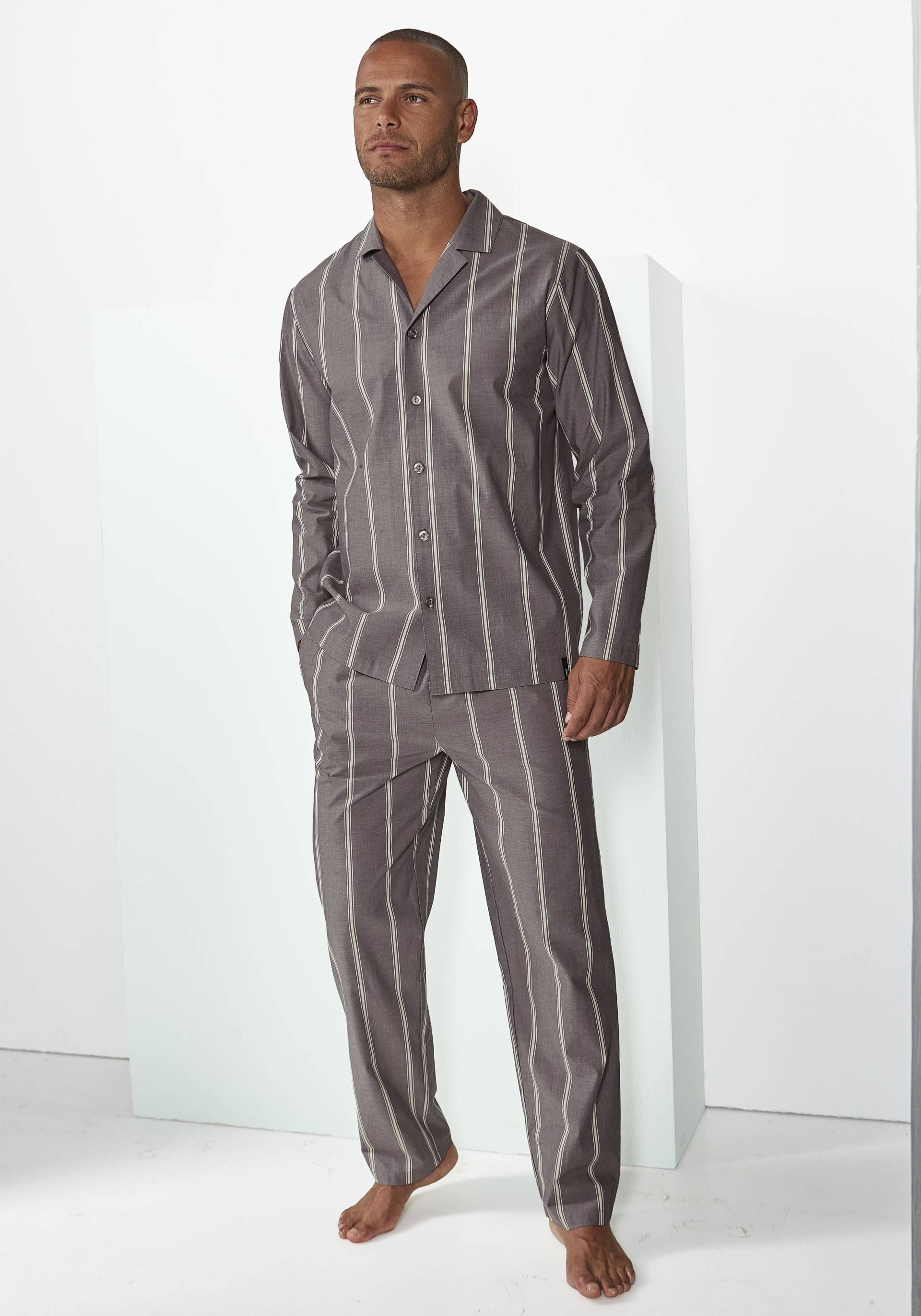 s.Oliver Pyjama, (2 tlg., 1 Stück), Schlafanzug mit Streifen und modischem Reverskragen von s.Oliver