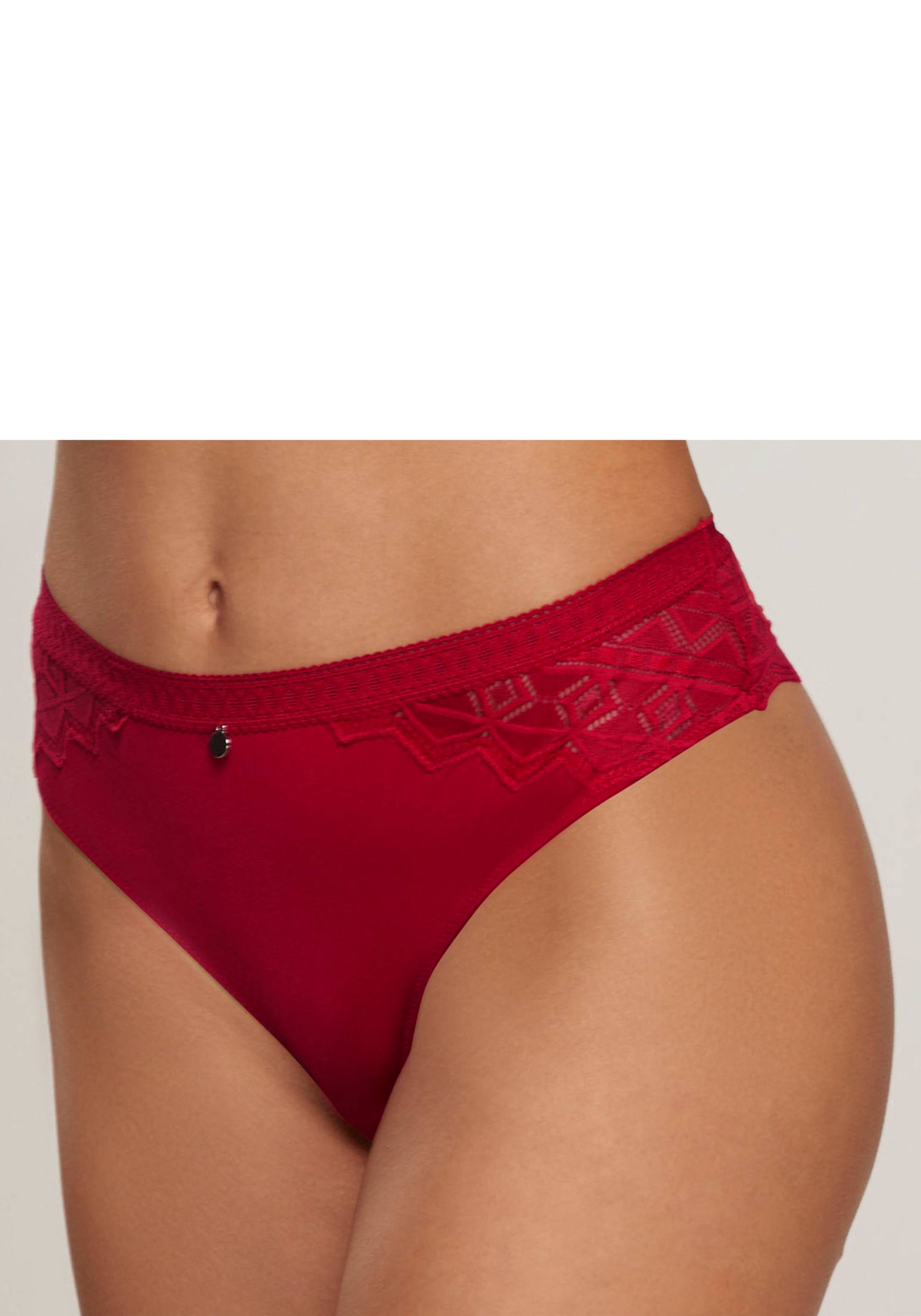 s.Oliver String »Romane«, mit graphischer Spitze in transparenter Optik s.Oliver String »Romane«, mit graphischer Spitze in transparenter Optik von s.Oliver
