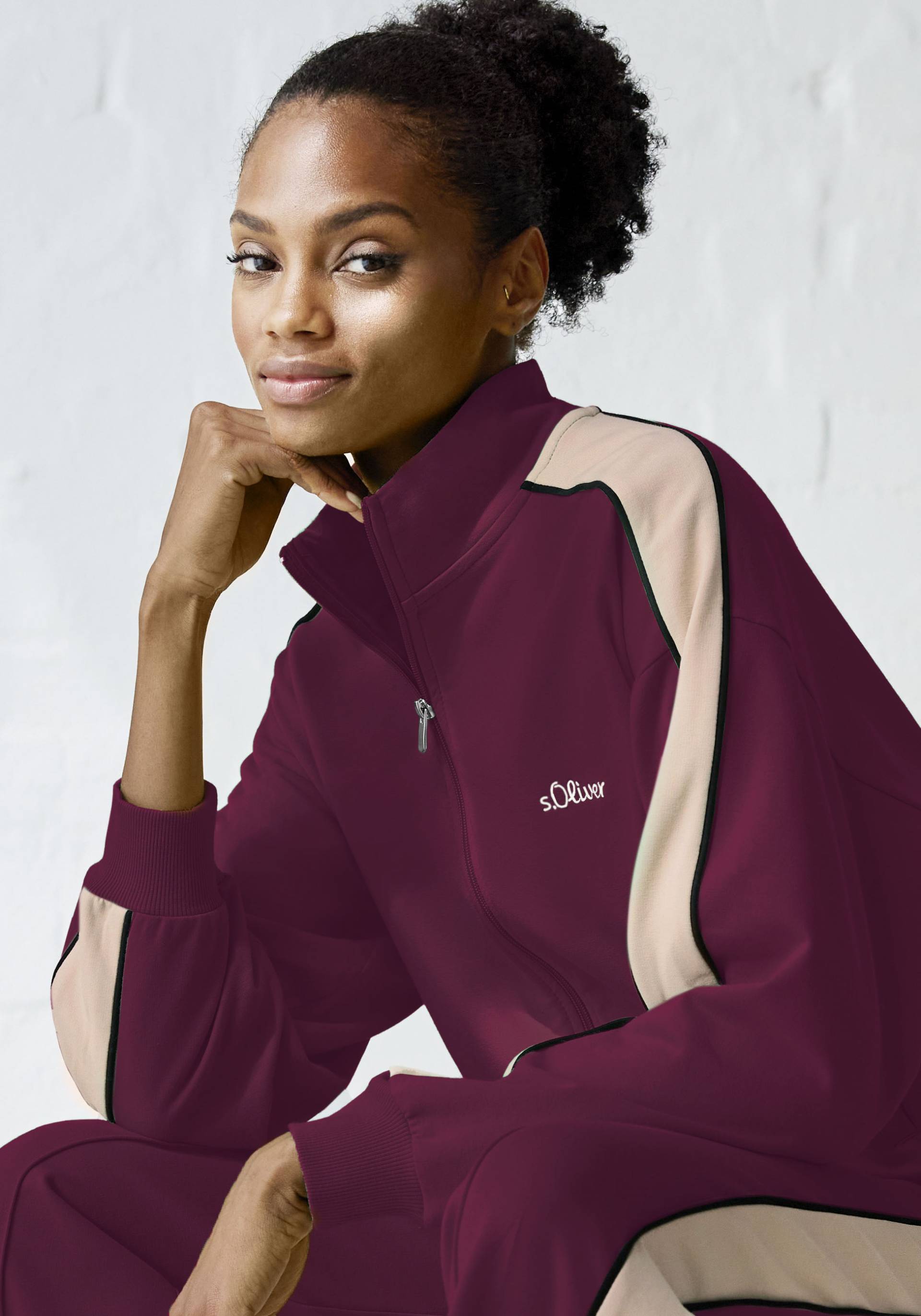 s.Oliver Sweatjacke, mit Reissverschluss und Kontrast Einsätzen, Loungewear s.Oliver Sweatjacke, mit Reissverschluss und Kontrast Einsätzen, Loungewear von s.Oliver