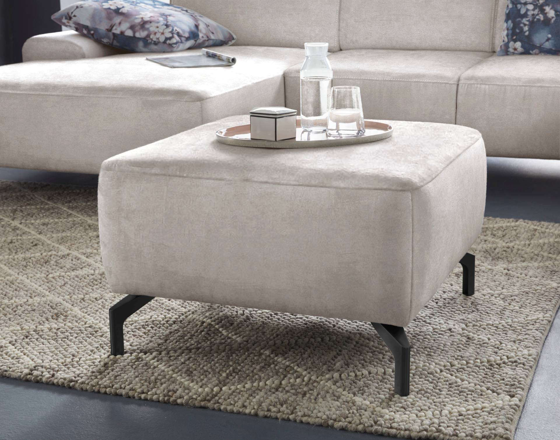 sit&more Hocker »Gizeh«, Fusshöhe 15 cm, wahlweise in 2 unterschiedlichen Fussfarben sit&more Hocker »Gizeh«, Fusshöhe 15 cm, wahlweise in 2 unterschiedlichen Fussfarben von sit&more