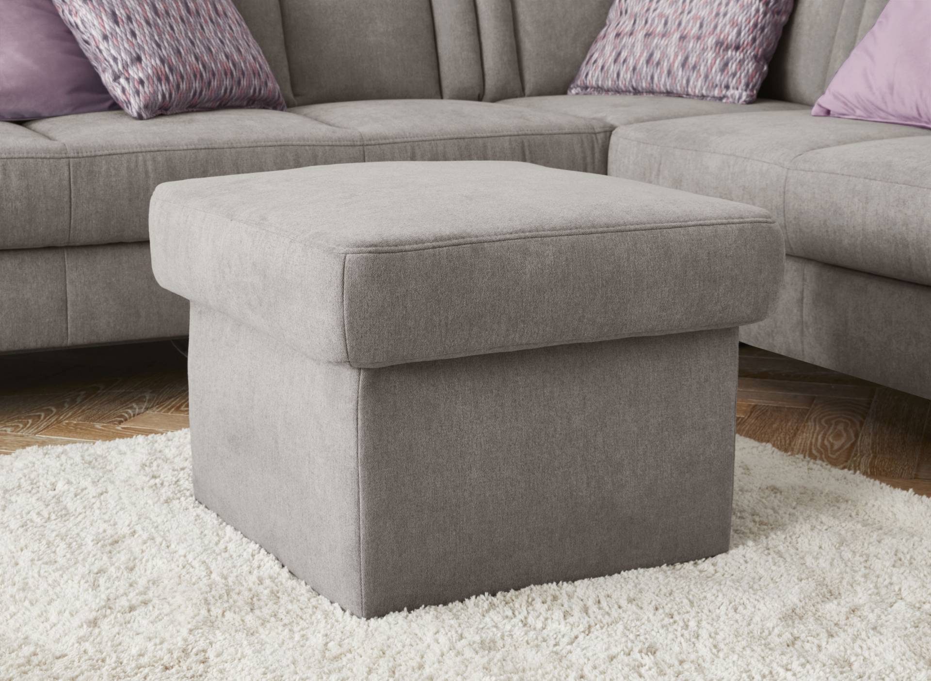 sit&more Stauraumhocker »Melissa«, klassisches Design, optional in dem mit Wasser zu reinigendem Bezug sit&more Stauraumhocker »Melissa«, klassisches Design, optional in dem mit Wasser zu reinigendem Bezug von sit&more