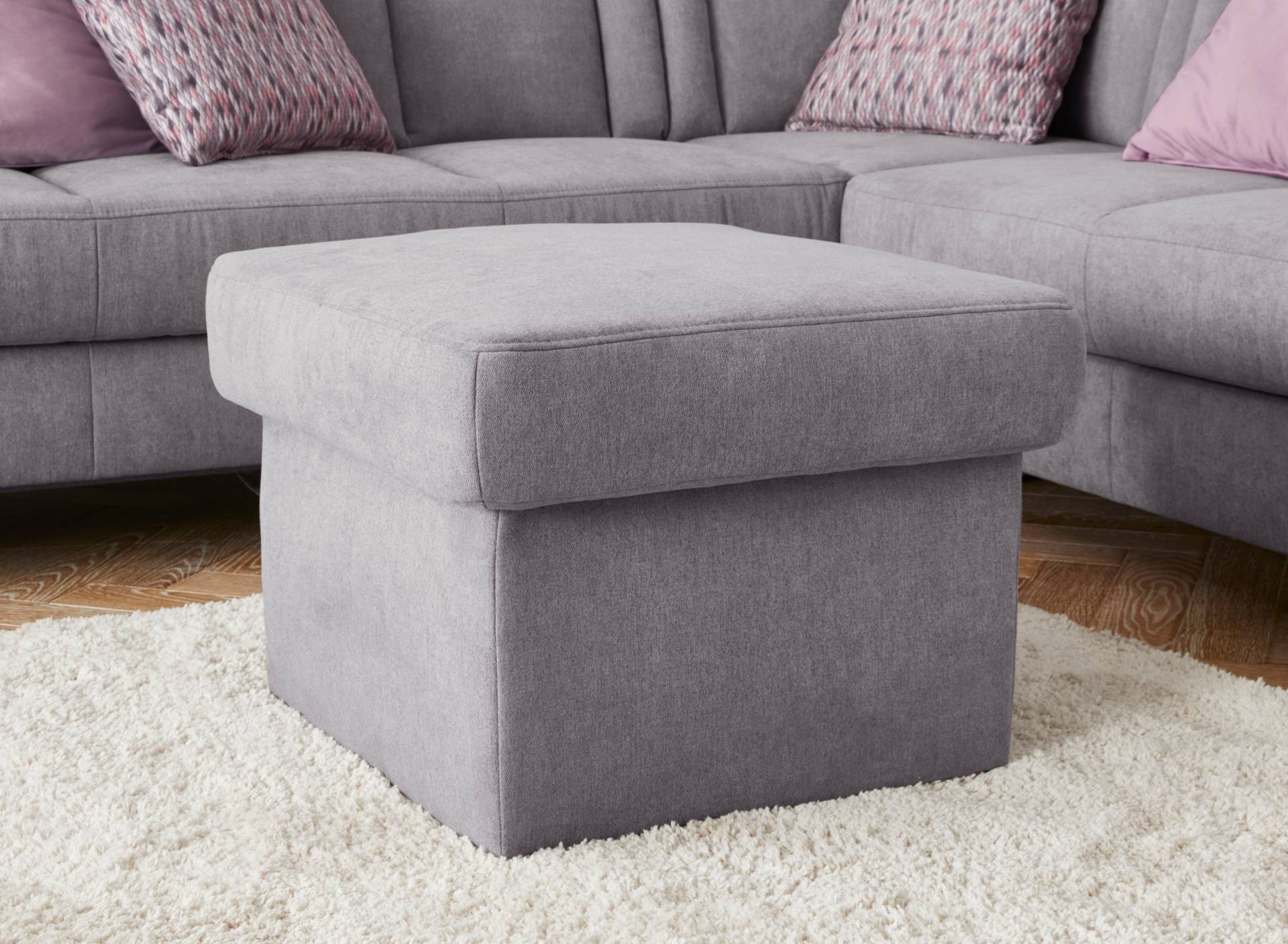 sit&more Stauraumhocker »Melissa«, klassisches Design, optional in dem mit Wasser zu reinigendem Bezug sit&more Stauraumhocker »Melissa«, klassisches Design, optional in dem mit Wasser zu reinigendem Bezug von sit&more