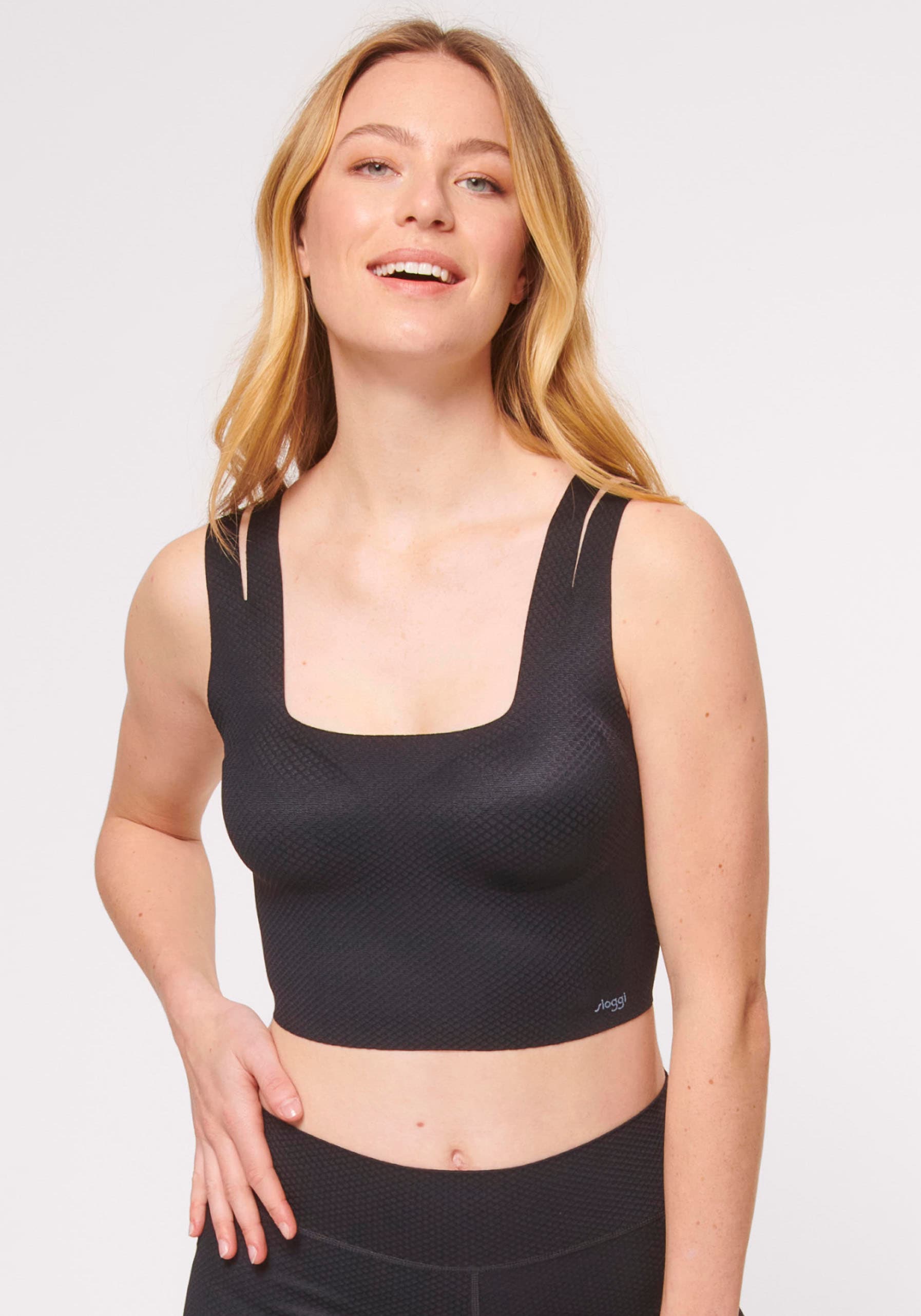 sloggi Bustier »ZERO Feel Flow Top«, nahtlos und unsichtbar sloggi Bustier »ZERO Feel Flow Top«, nahtlos und unsichtbar von sloggi