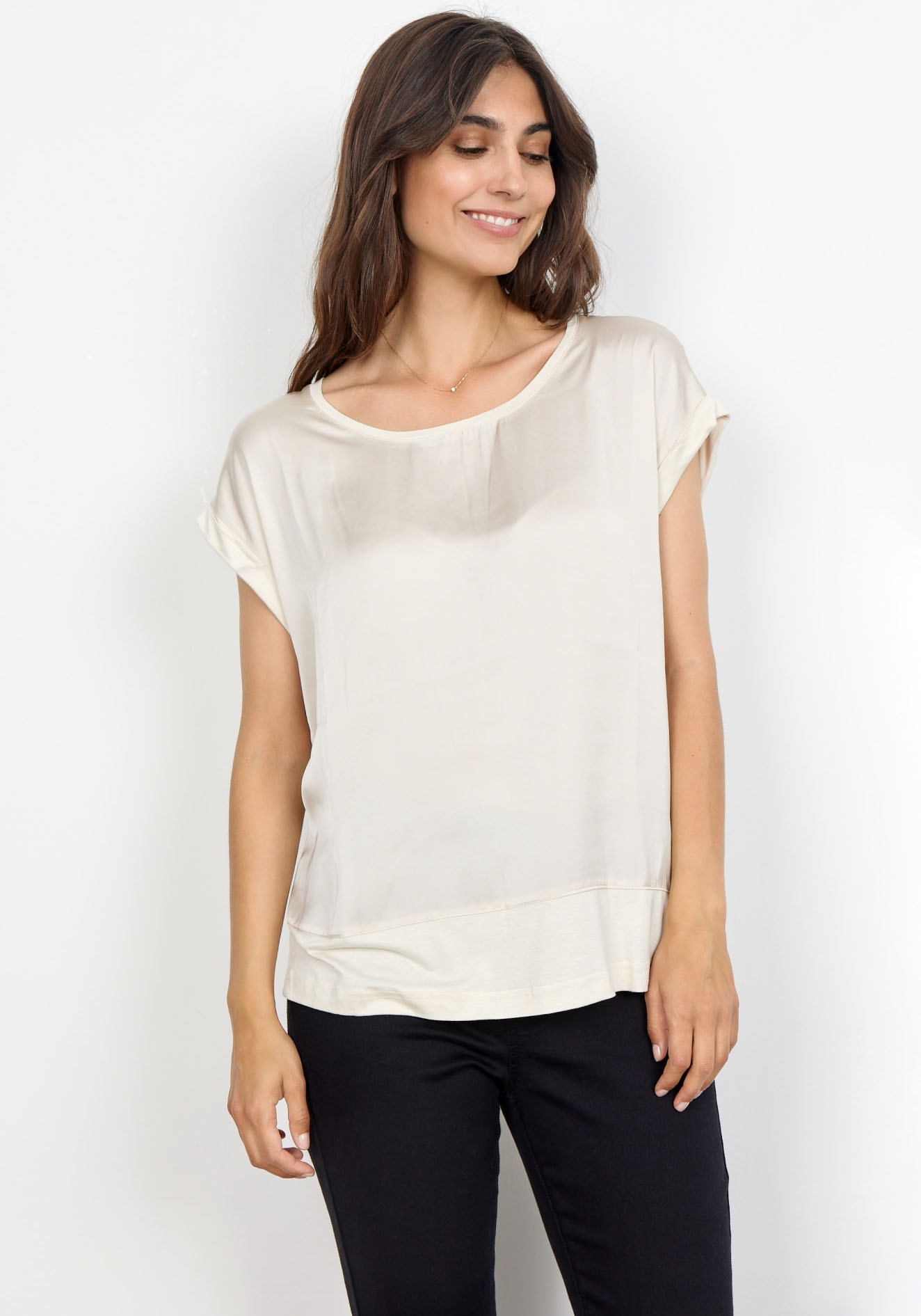 soyaconcept Shirtbluse »SC-Thilde6«, mit Bündchen und Vorderteil aus Satin, der Rücken aus Jersey von soyaconcept