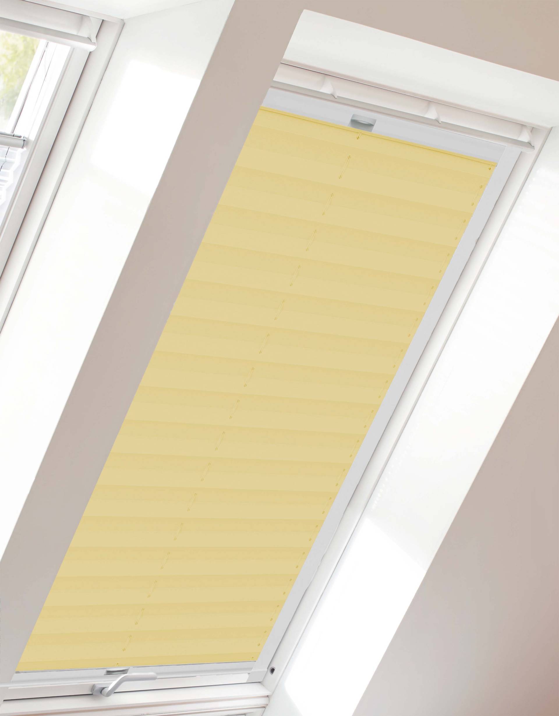 sunlines Dachfensterplissee »StartUp Style Crepe«, Lichtschutz, verspannt, mit Führungsschienen von sunlines
