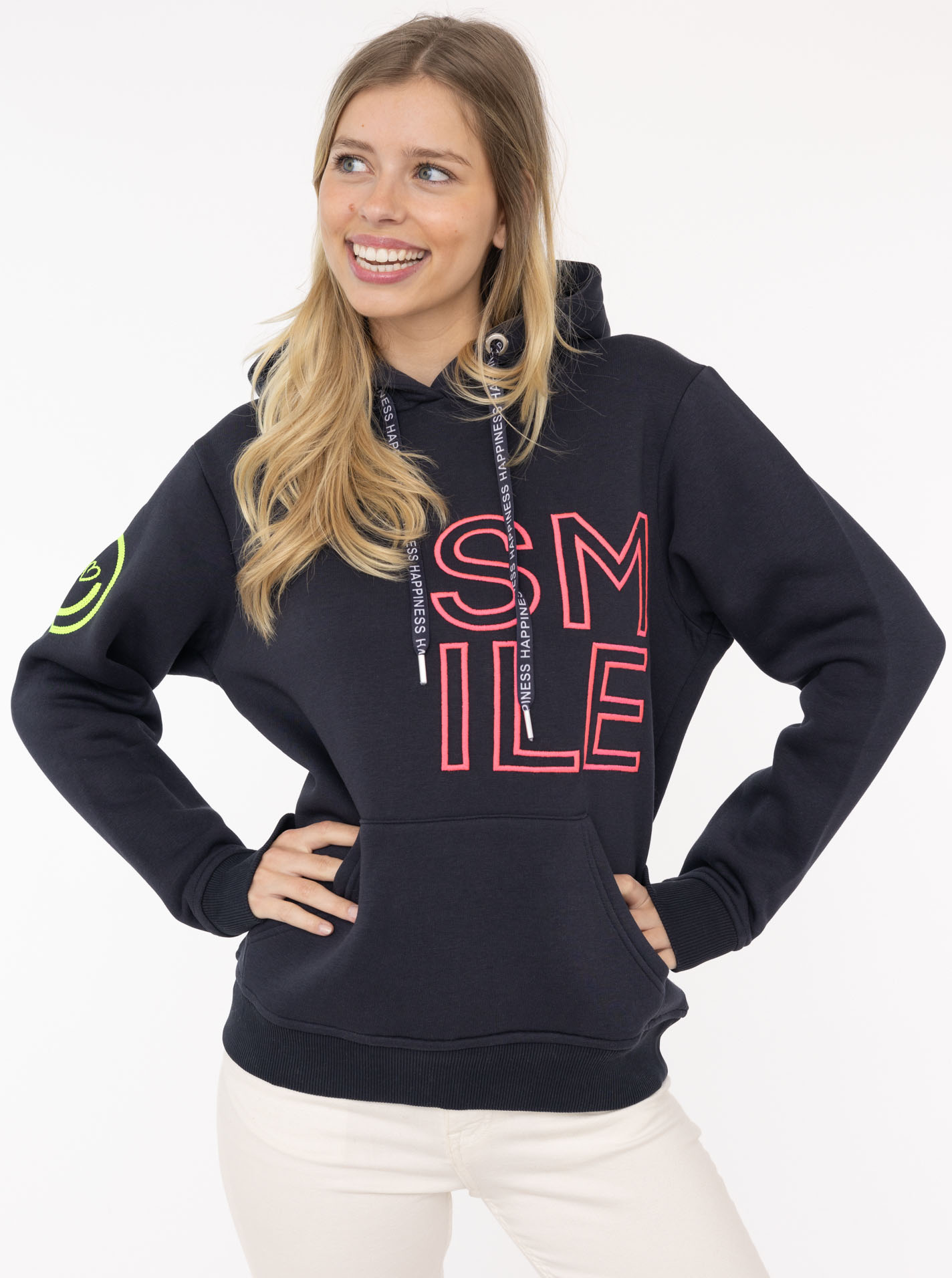 Zwillingsherz Hoodie »"Alissa 2.0"«, mit SMILE Stickerei vorne und hinten Zwillingsherz Hoodie »"Alissa 2.0"«, mit SMILE Stickerei vorne und hinten von zwillingsherz