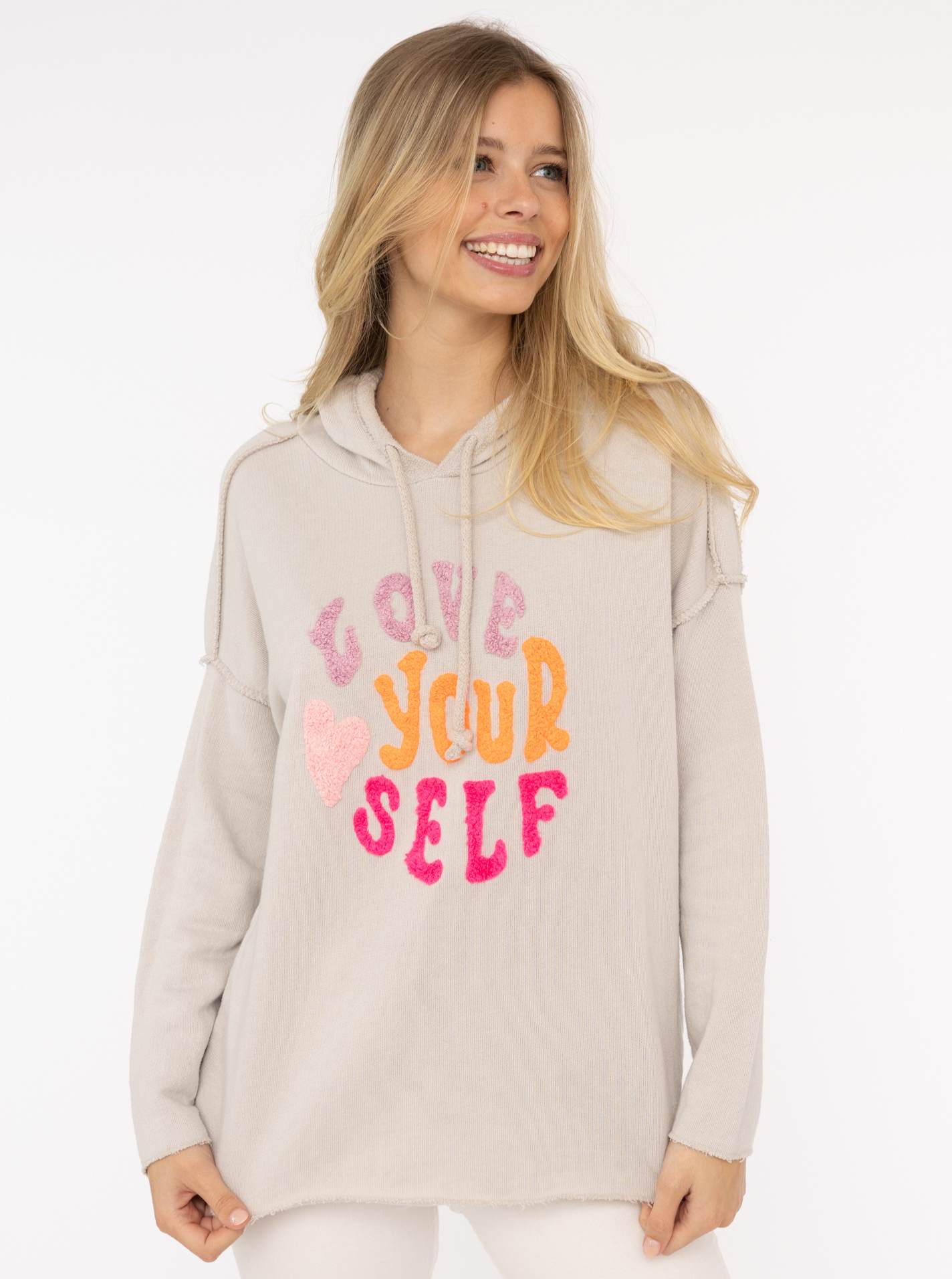 Zwillingsherz Hoodie »"Love Yourself"«, mit Kapuze und Flockprint in frischen Farben Zwillingsherz Hoodie »"Love Yourself"«, mit Kapuze und Flockprint in frischen Farben von zwillingsherz