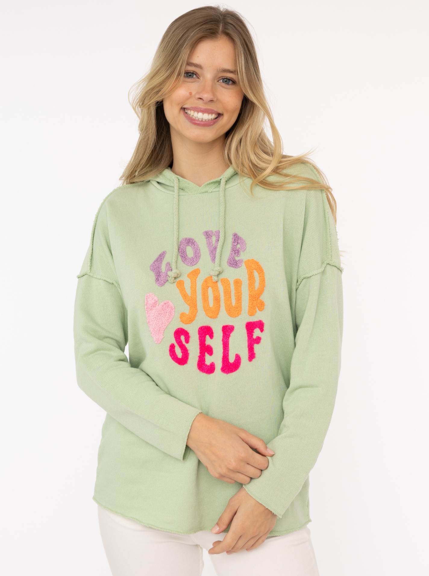 Zwillingsherz Hoodie »"Love Yourself"«, mit Kapuze und Flockprint in frischen Farben Zwillingsherz Hoodie »"Love Yourself"«, mit Kapuze und Flockprint in frischen Farben von zwillingsherz